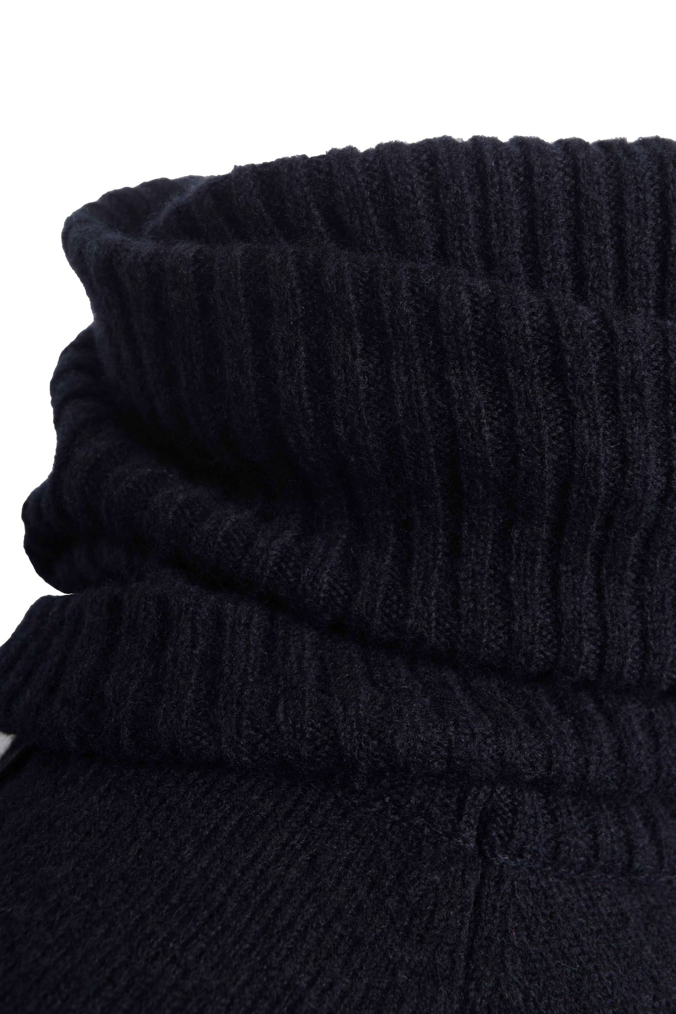 
                  
                    STUDIO B3 SWEATER WHOMINA SHB-2214 BLACK
                  
                