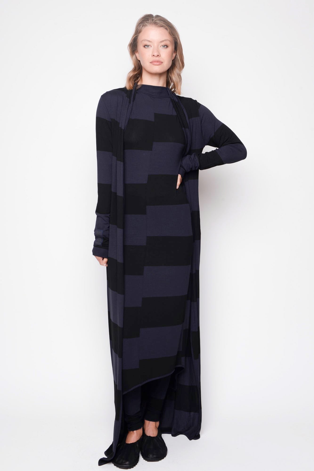
                  
                    212.06.02 95% co 5% ea 104 Black with Ink
                  
                