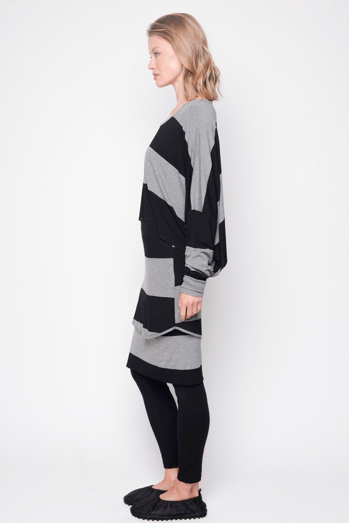 
                  
                    212.06.07 95% co 5% ea 103 Black with Grey
                  
                