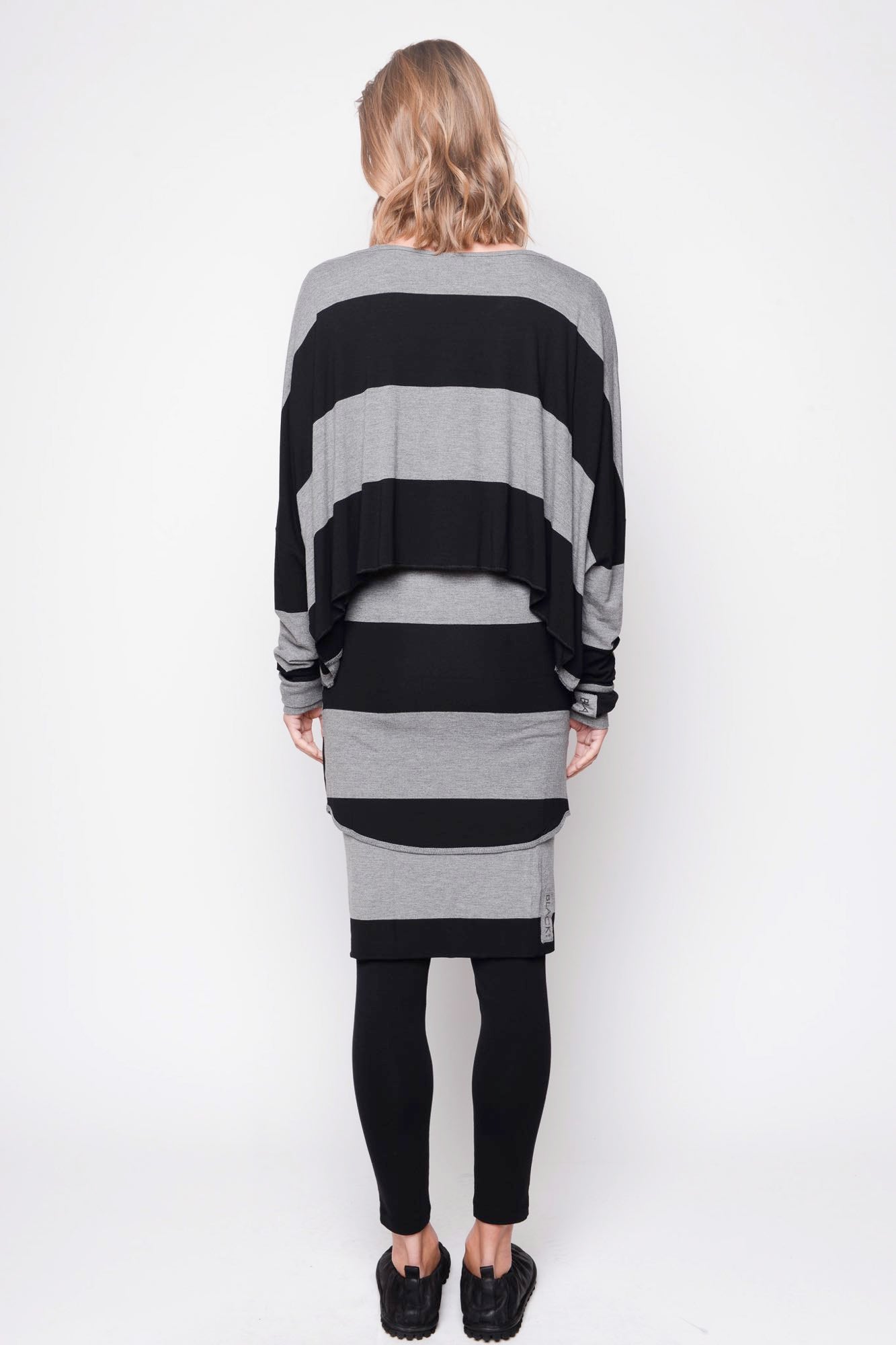 
                  
                    212.06.07 95% co 5% ea 103 Black with Grey
                  
                