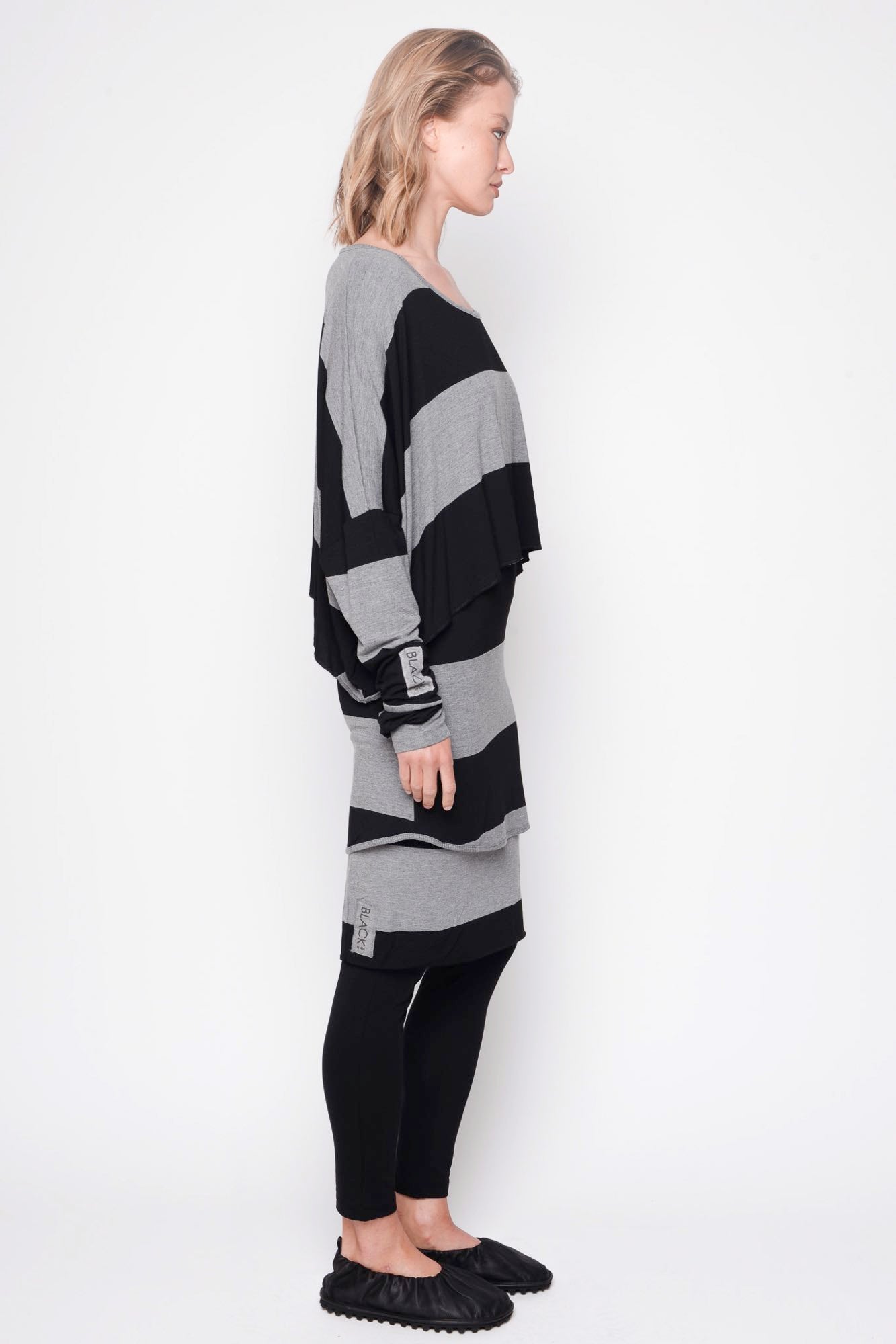 
                  
                    212.06.07 95% co 5% ea 103 Black with Grey
                  
                
