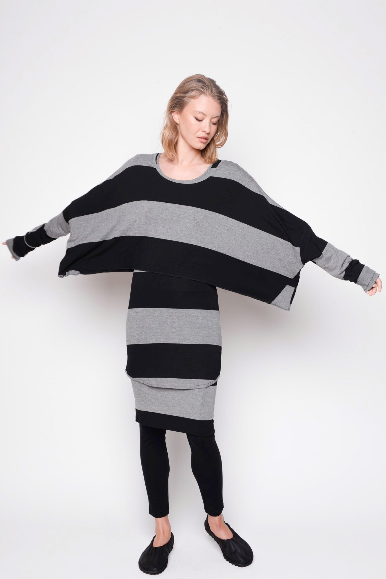 
                  
                    212.06.07 95% co 5% ea 103 Black with Grey
                  
                