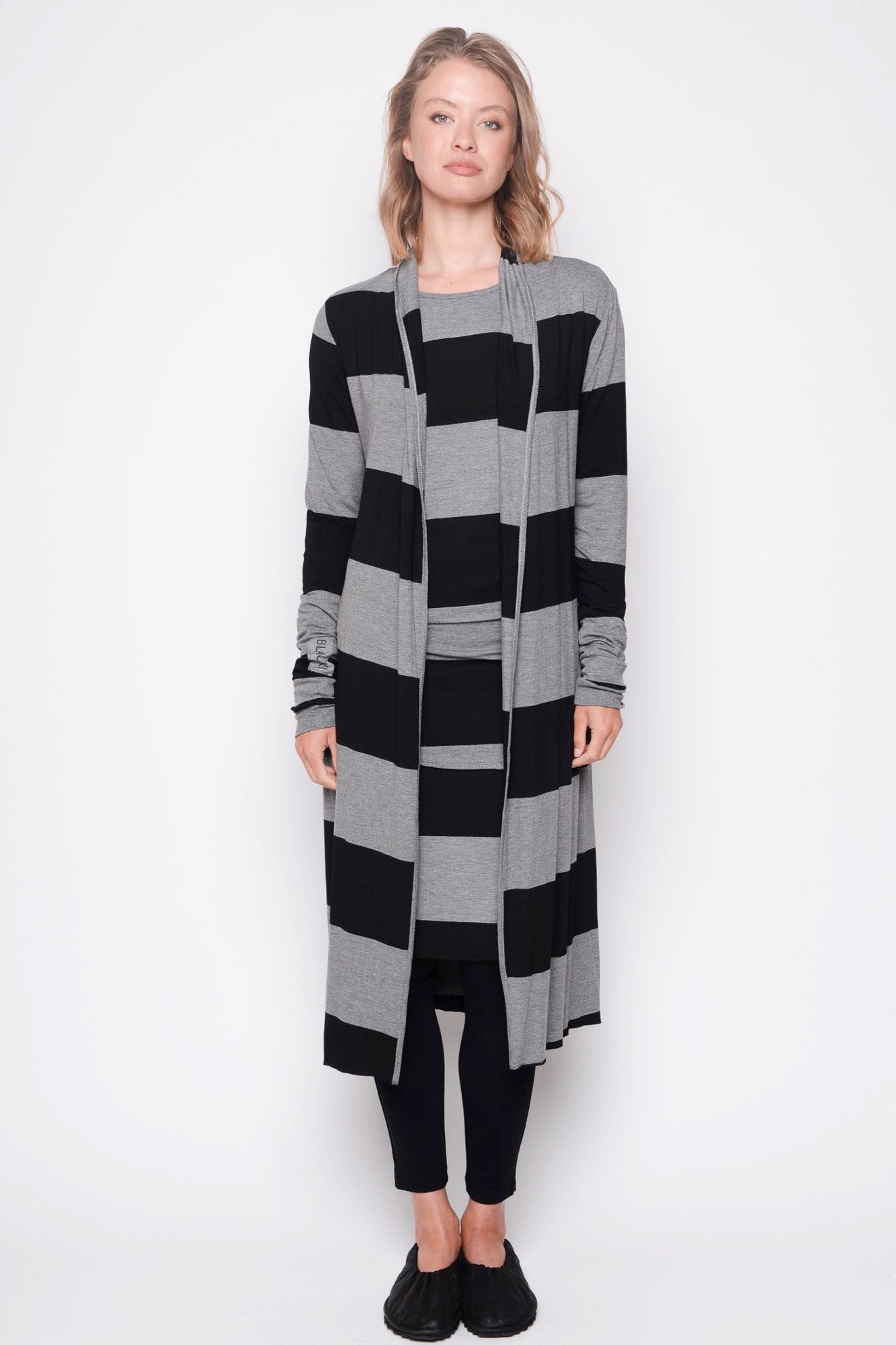 
                  
                    212.06.02.1 95% co 5% ea 103 Black with Grey
                  
                