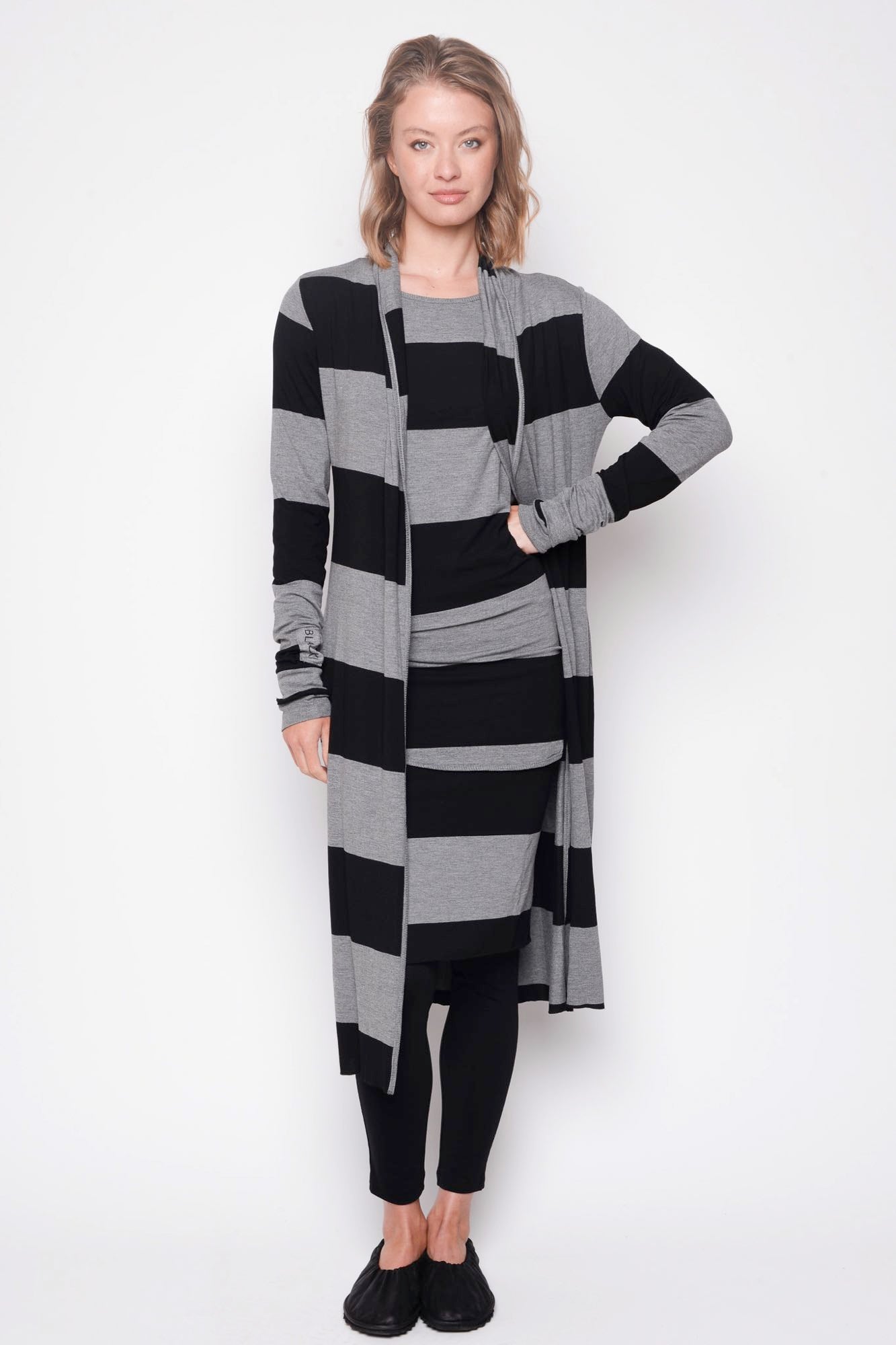 
                  
                    212.06.02.1 95% co 5% ea 103 Black with Grey
                  
                