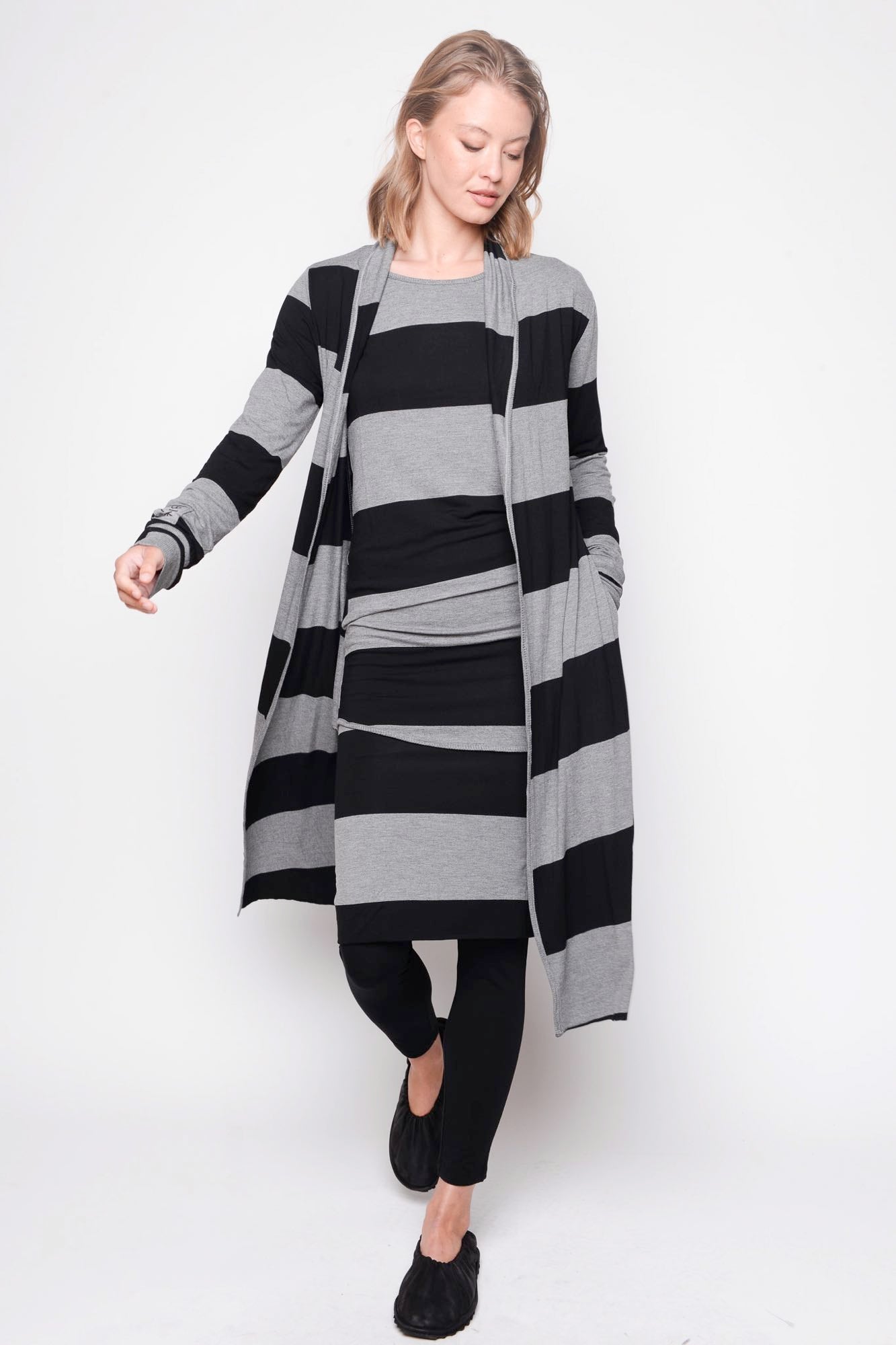 
                  
                    212.06.02.1 95% co 5% ea 103 Black with Grey
                  
                