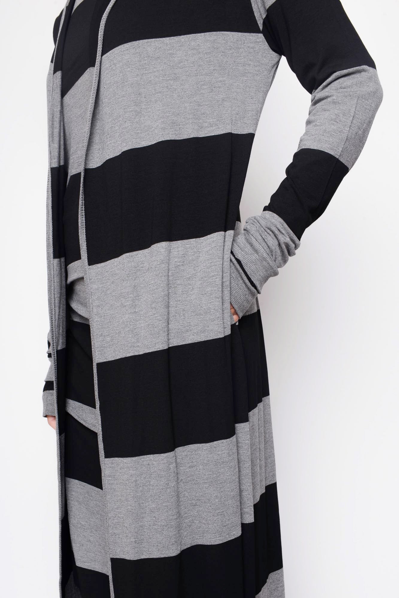
                  
                    212.06.02.1 95% co 5% ea 103 Black with Grey
                  
                