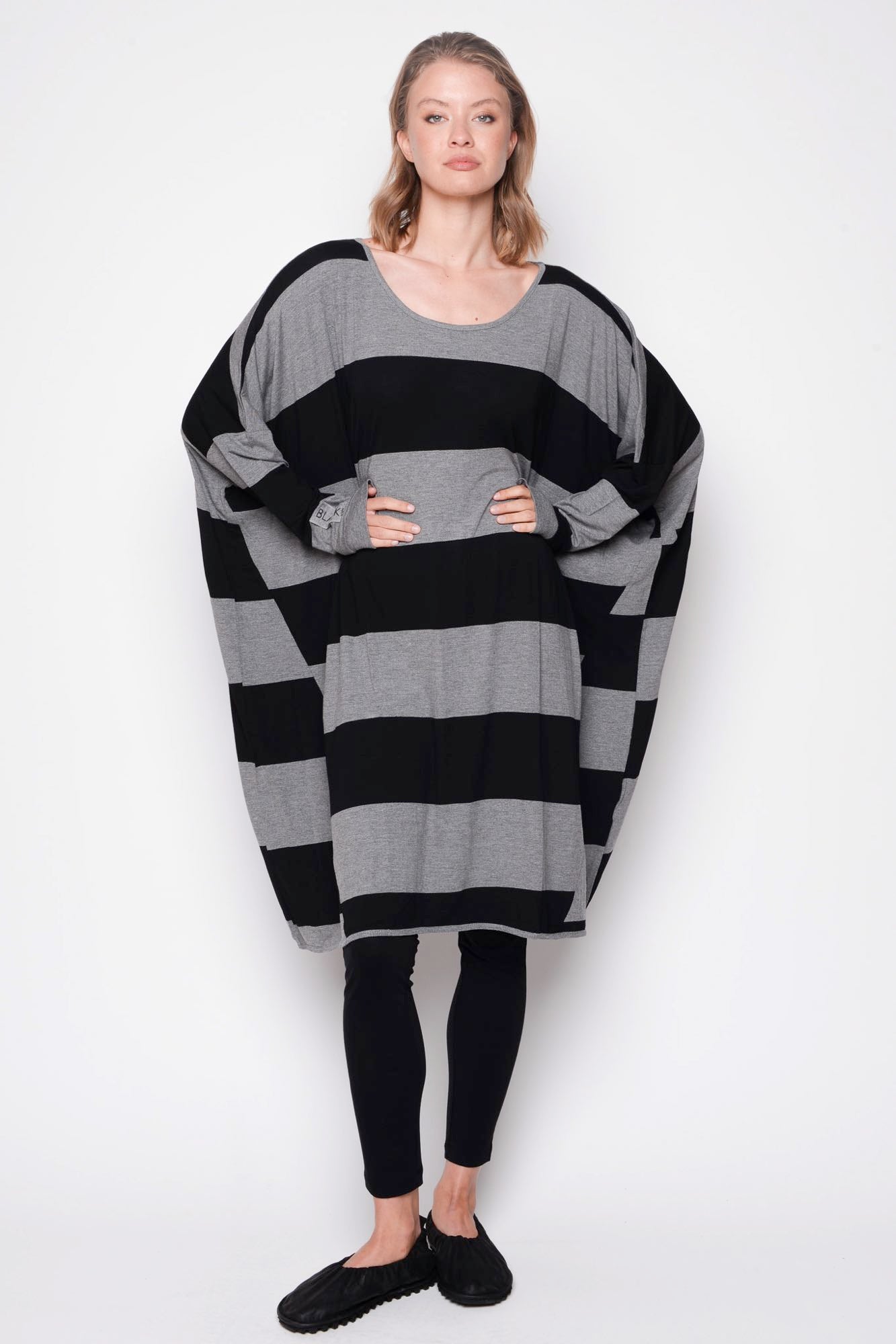 
                  
                    212.06.08 95% co 5% ea 103 Black with Grey
                  
                