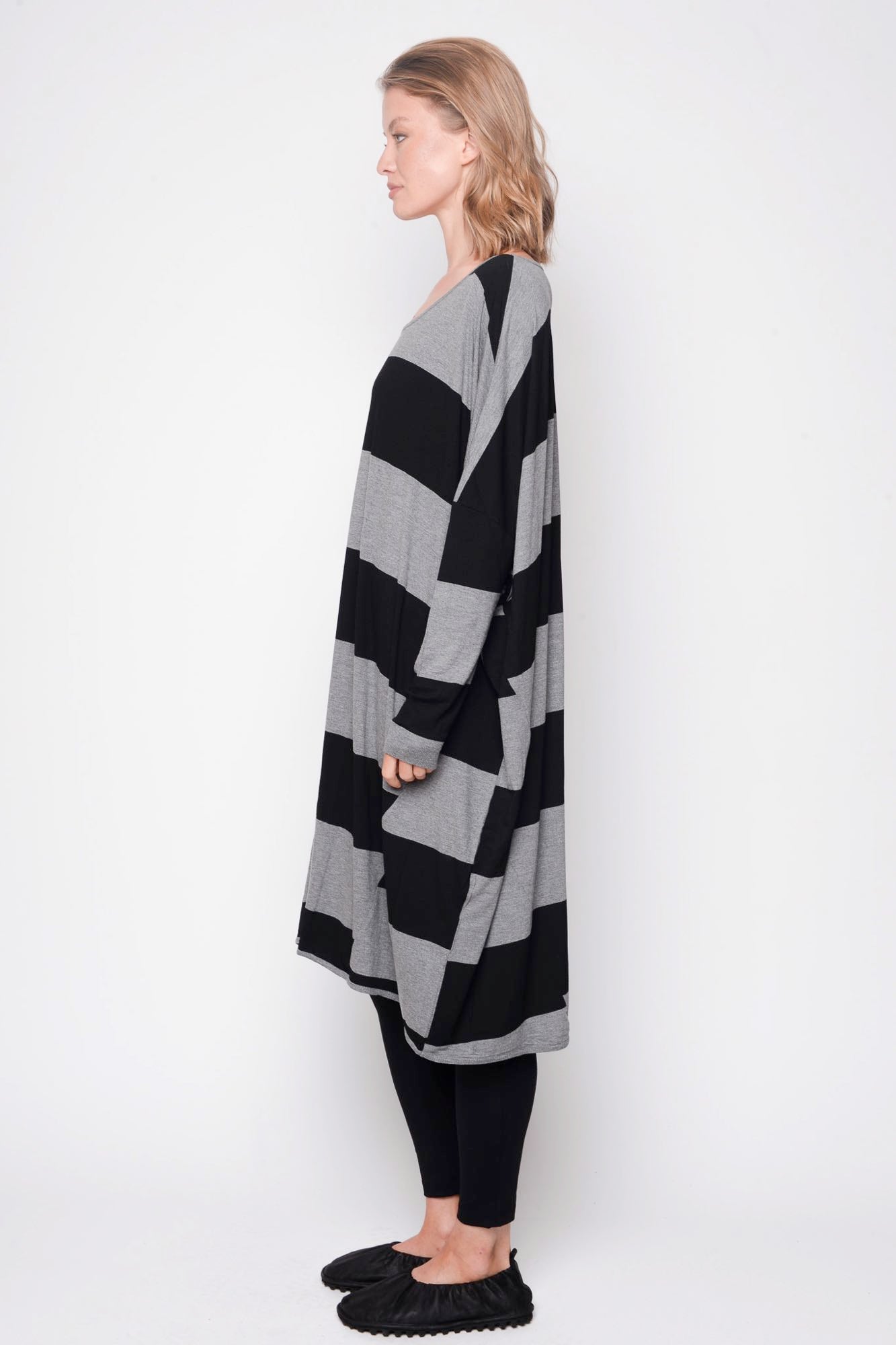 
                  
                    212.06.08 95% co 5% ea 103 Black with Grey
                  
                