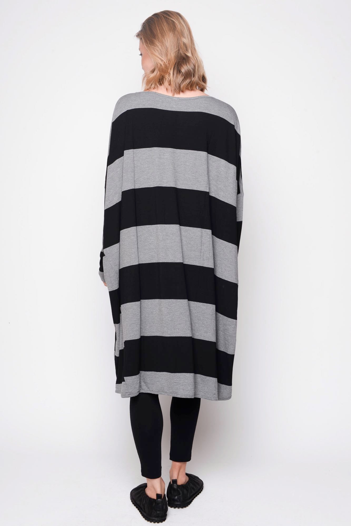 
                  
                    212.06.08 95% co 5% ea 103 Black with Grey
                  
                