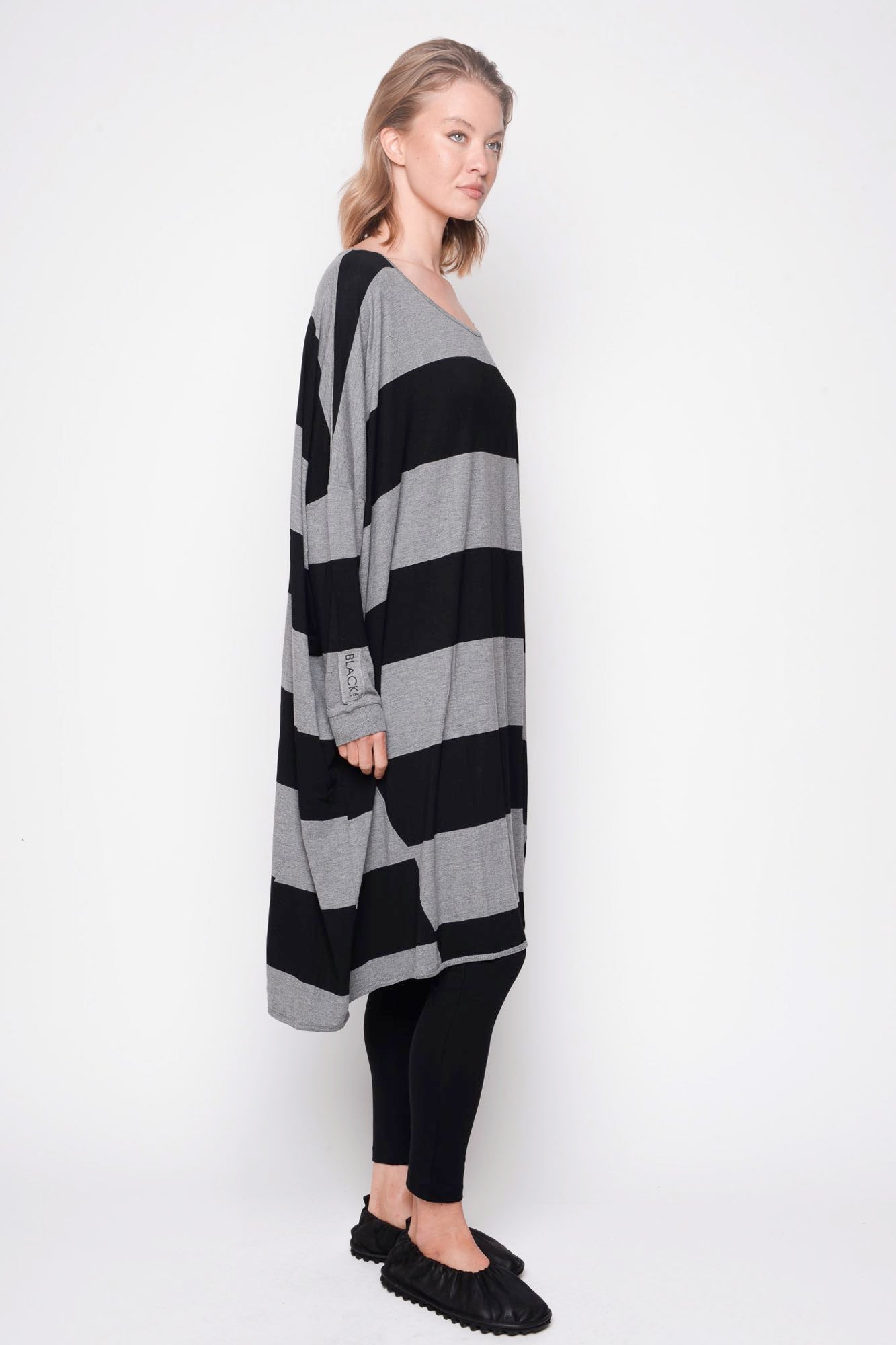
                  
                    212.06.08 95% co 5% ea 103 Black with Grey
                  
                