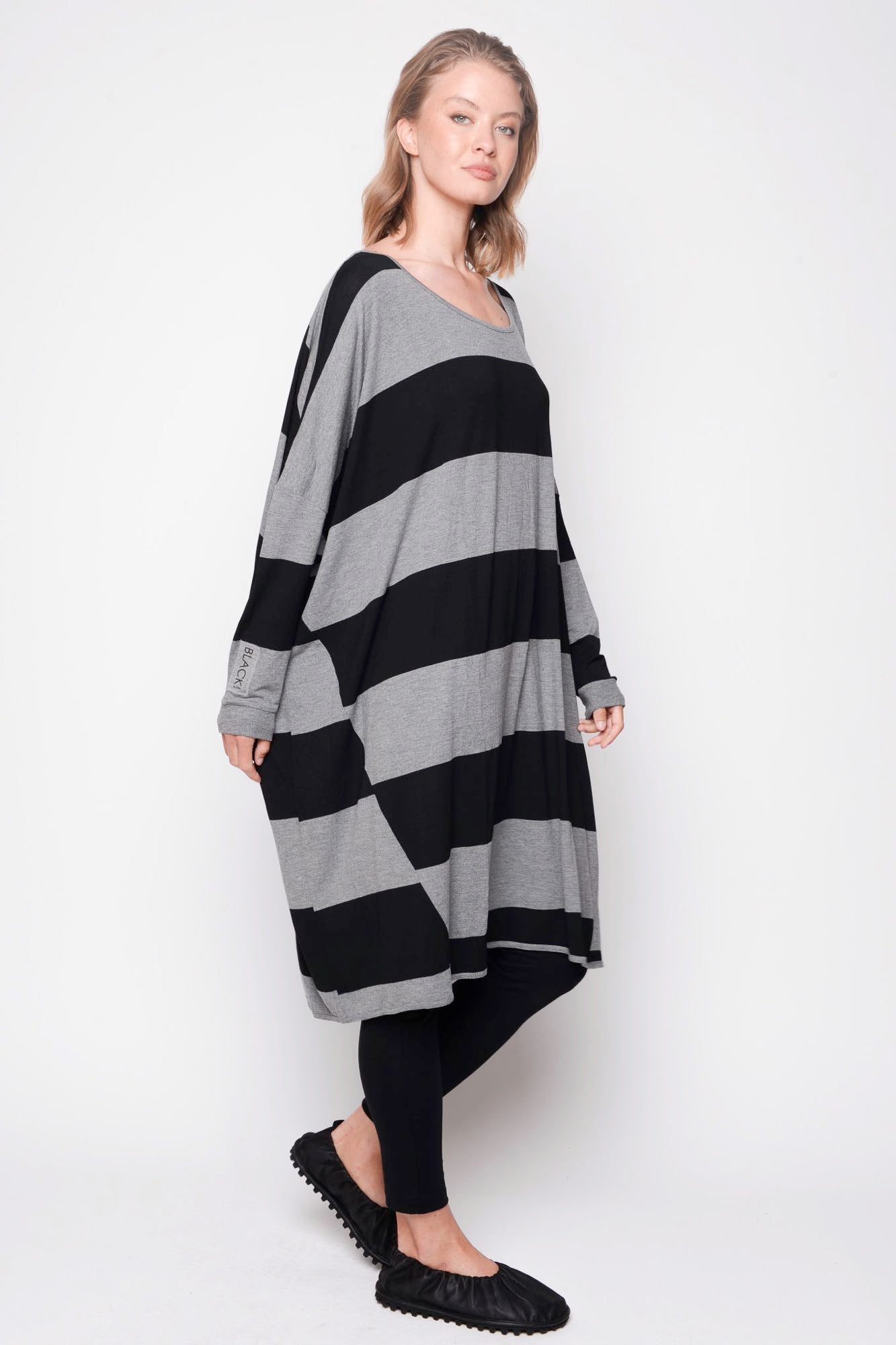 
                  
                    212.06.08 95% co 5% ea 103 Black with Grey
                  
                