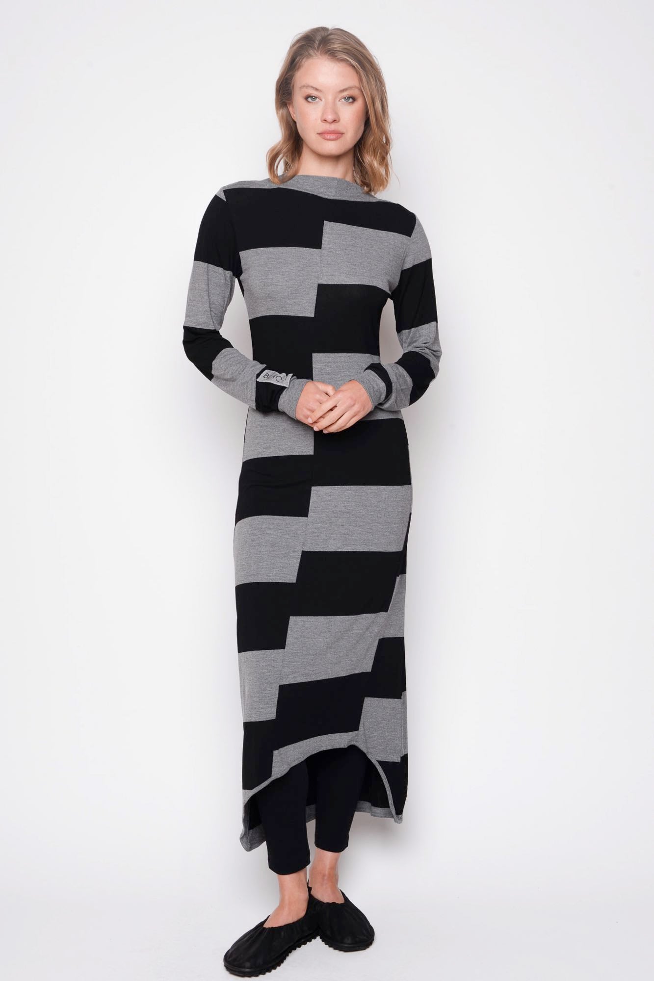 
                  
                    212.06.01 95% co 5% ea 103 Black with Grey
                  
                