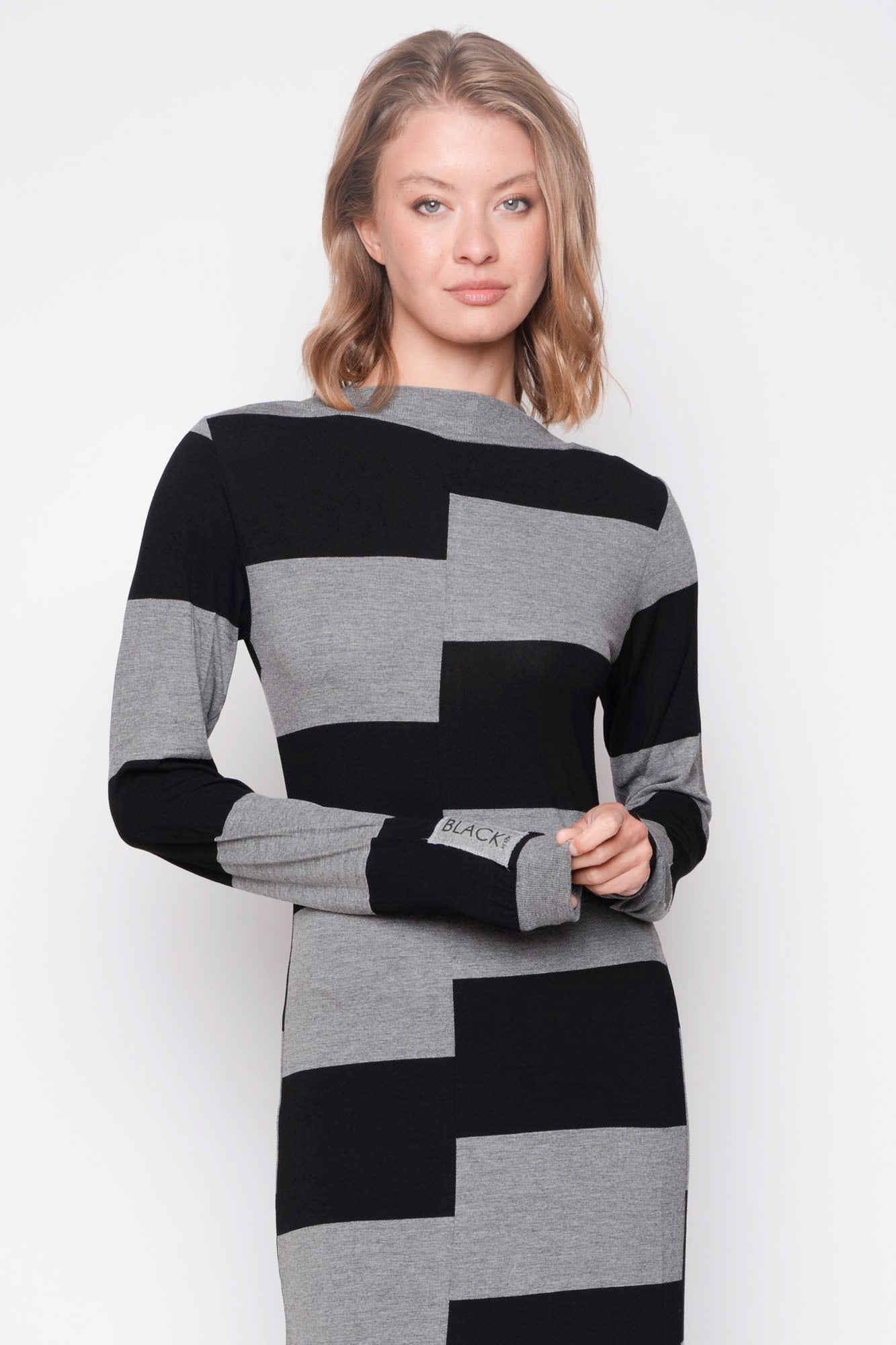 
                  
                    212.06.01 95% co 5% ea 103 Black with Grey
                  
                