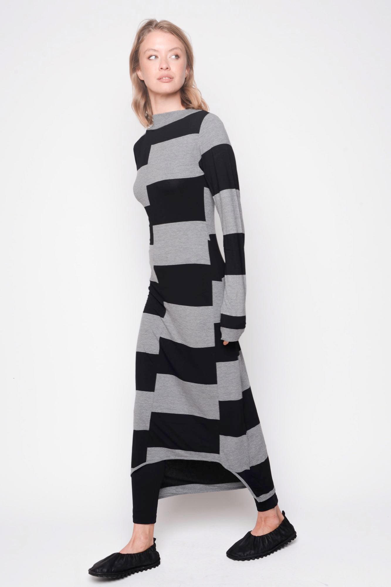 
                  
                    212.06.01 95% co 5% ea 103 Black with Grey
                  
                
