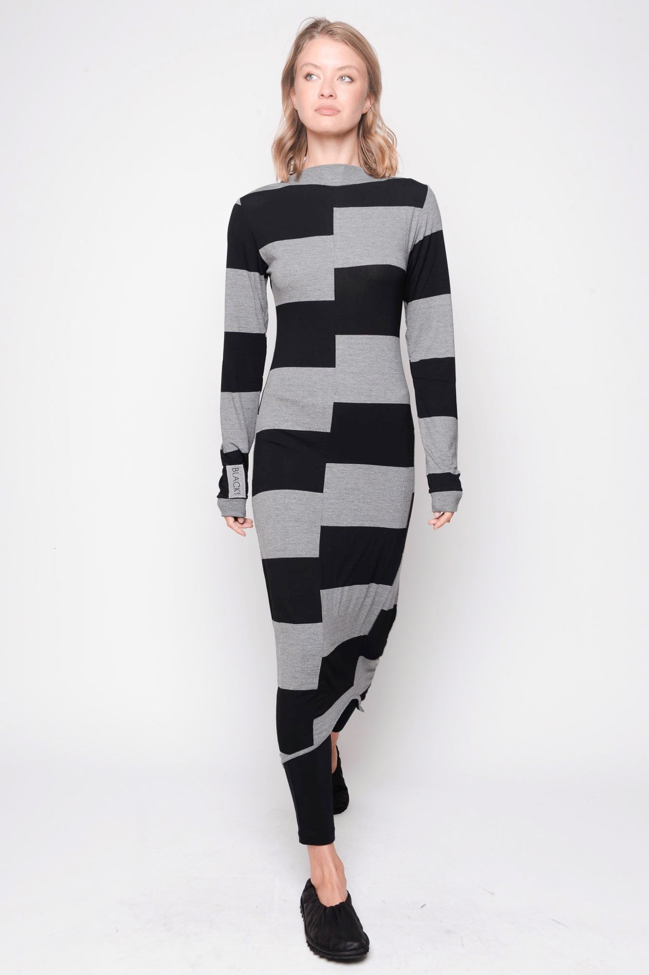 
                  
                    212.06.01 95% co 5% ea 103 Black with Grey
                  
                