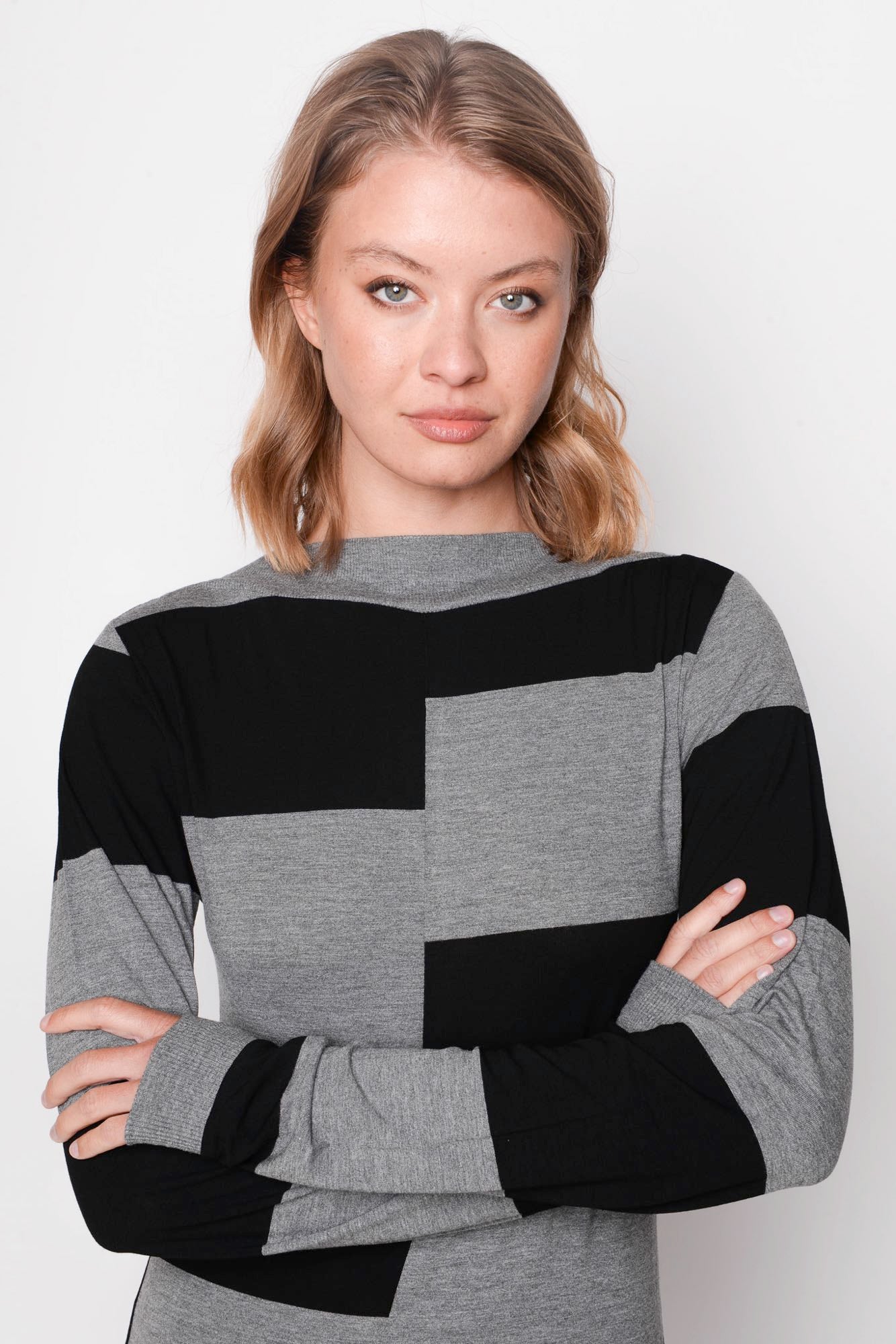 
                  
                    212.06.01 95% co 5% ea 103 Black with Grey
                  
                