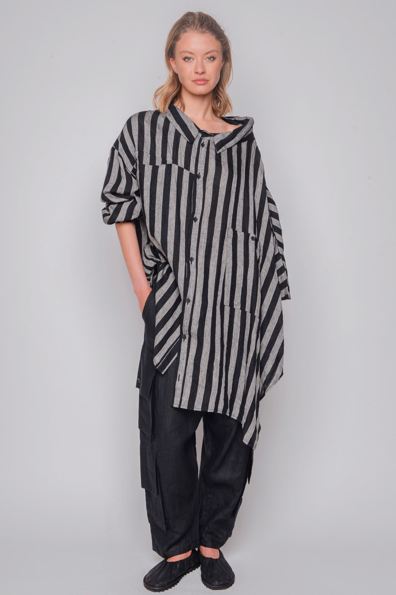 
                  
                    ID.03.03.04 woven 100% linen 180 STRIPE GREY
                  
                