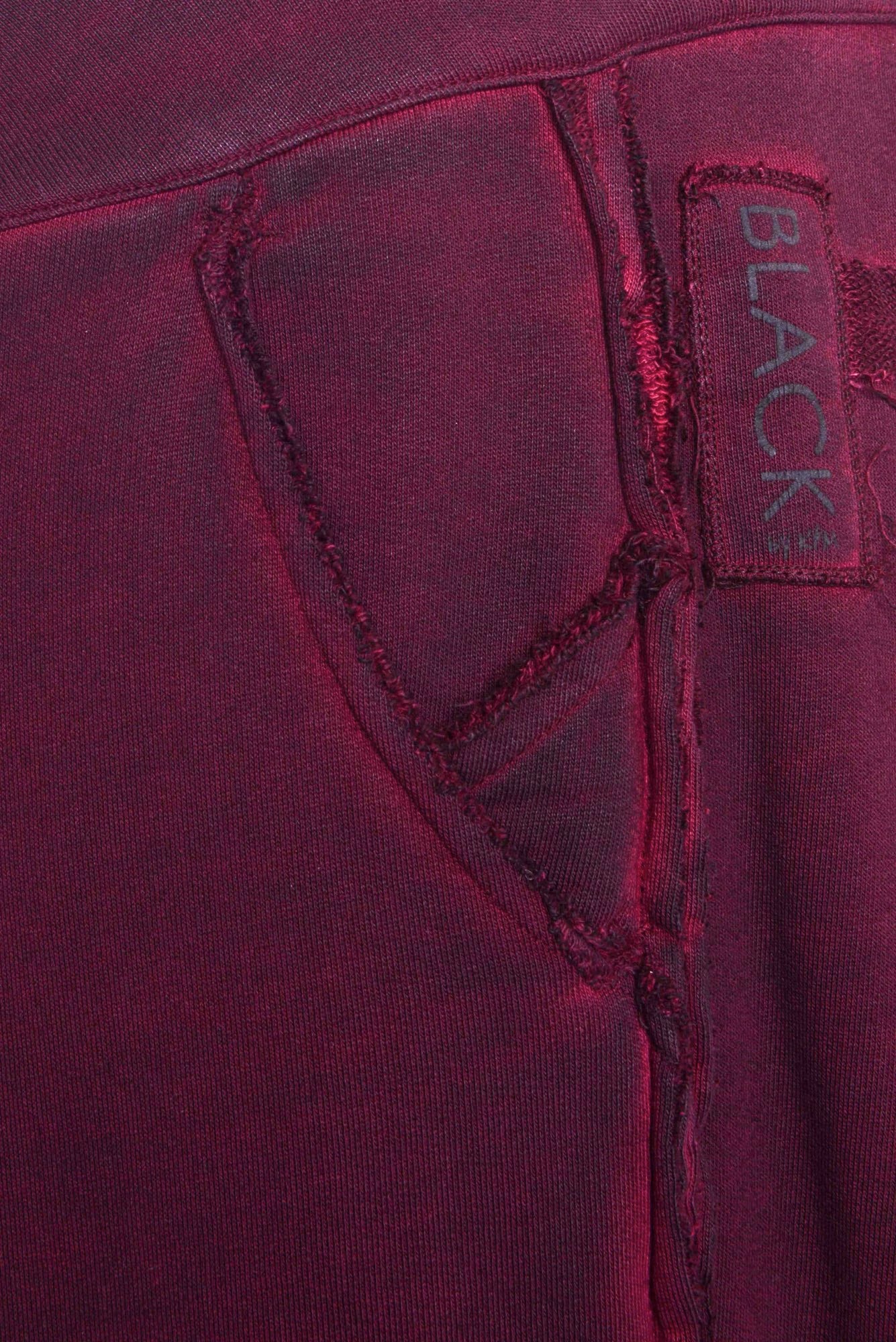 
                  
                    262.03.05 RV1529 CARMINE
                  
                