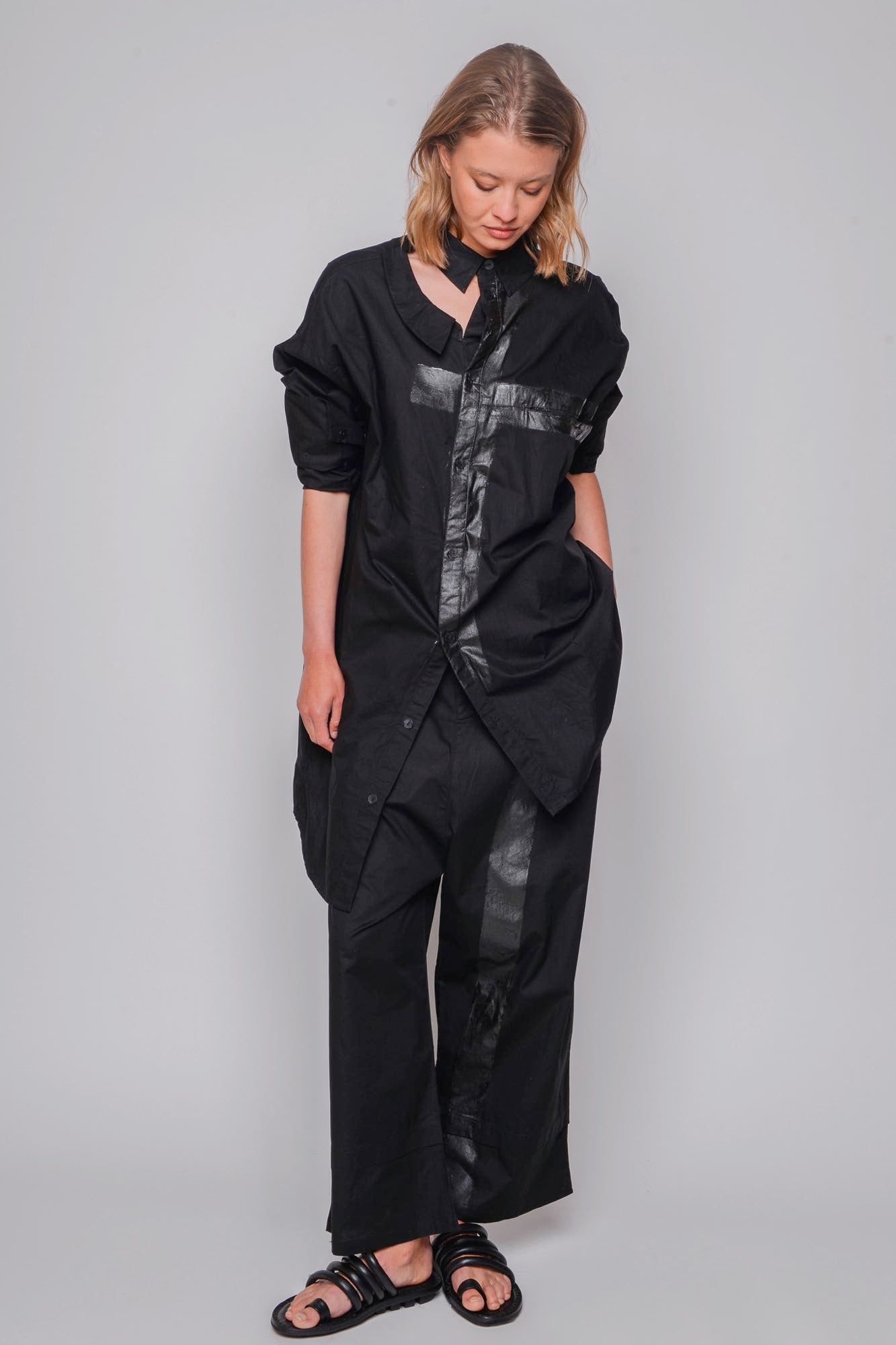 
                  
                    ID.04.04.03 100% CO 1001 BLACK & PAINT
                  
                