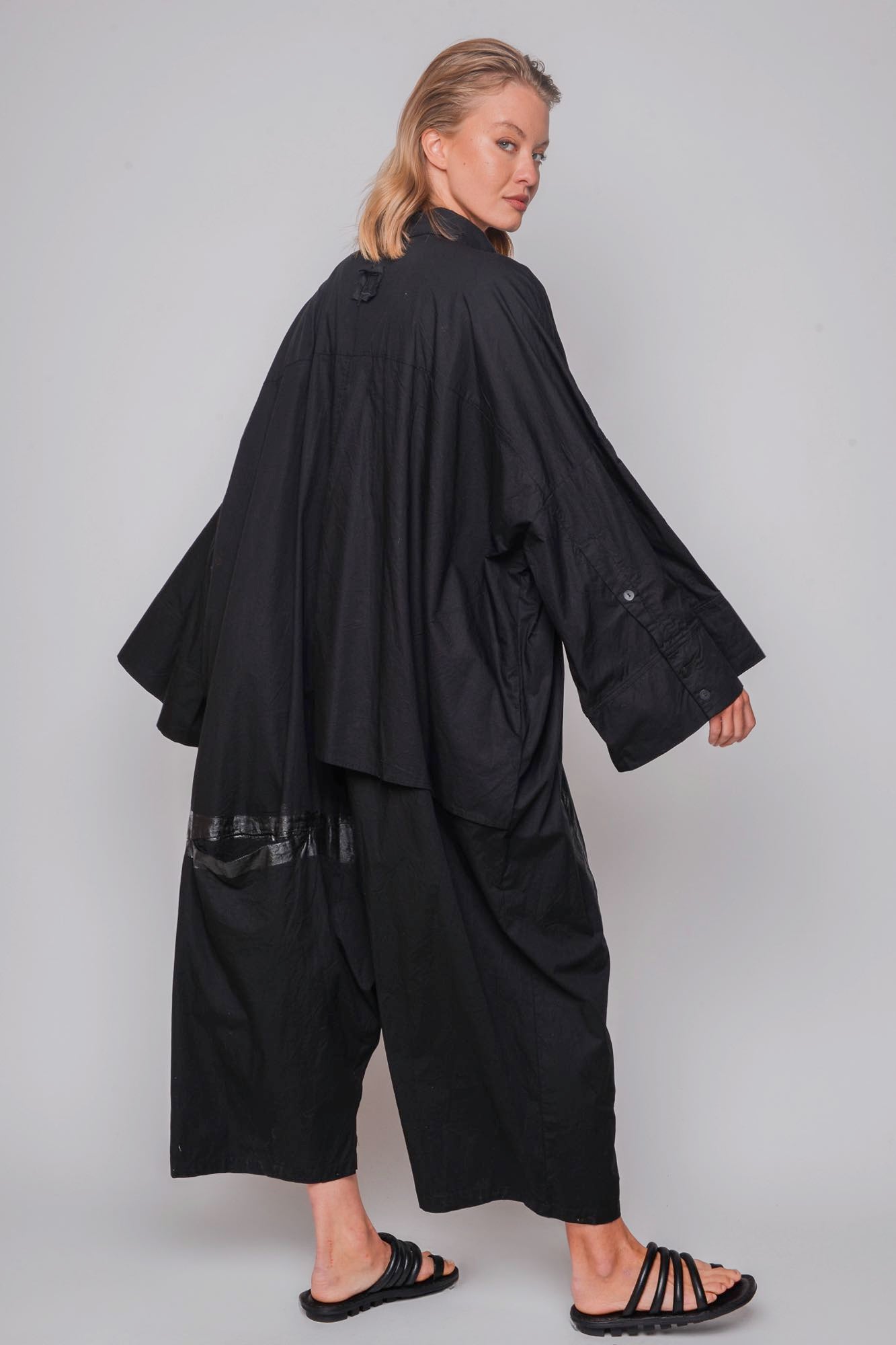 
                  
                    ID.04.04.04 100% CO 1001 BLACK & PAINT
                  
                