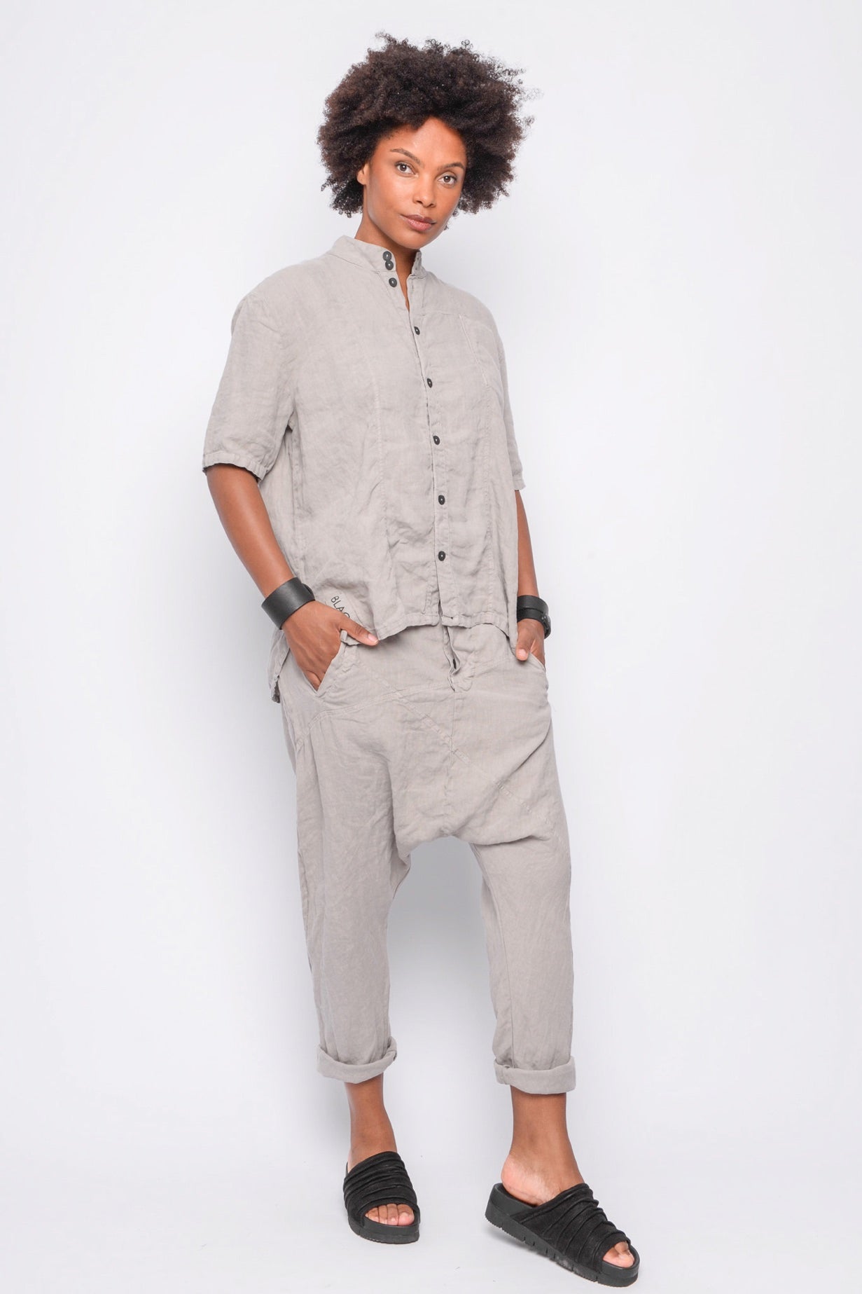
                  
                    251.01.04 100% LINEN 181 PEBBLE
                  
                