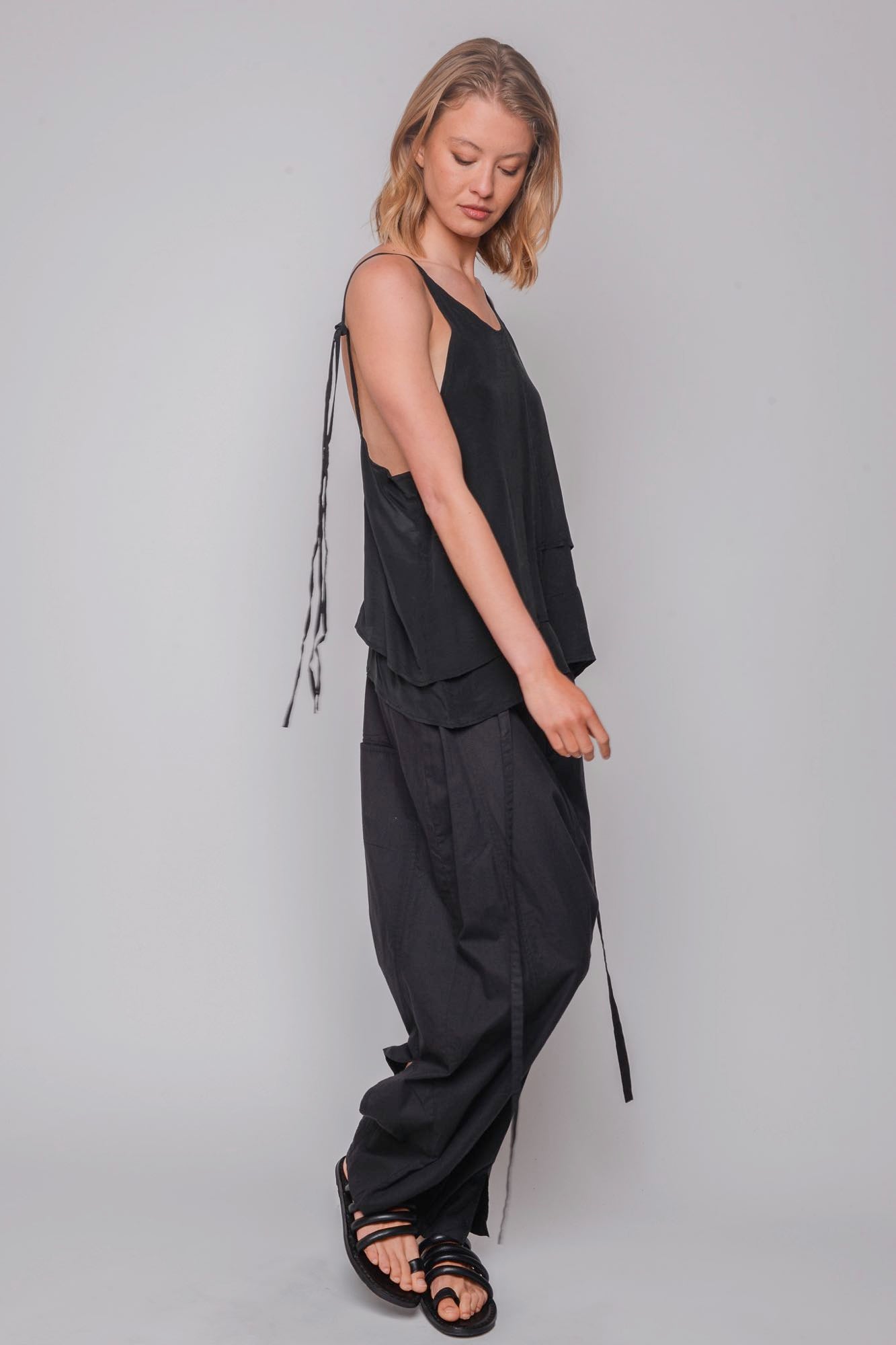 
                  
                    ID.03.06.02 100% SILK STONE WASH 179 STONEWASH BLACK
                  
                