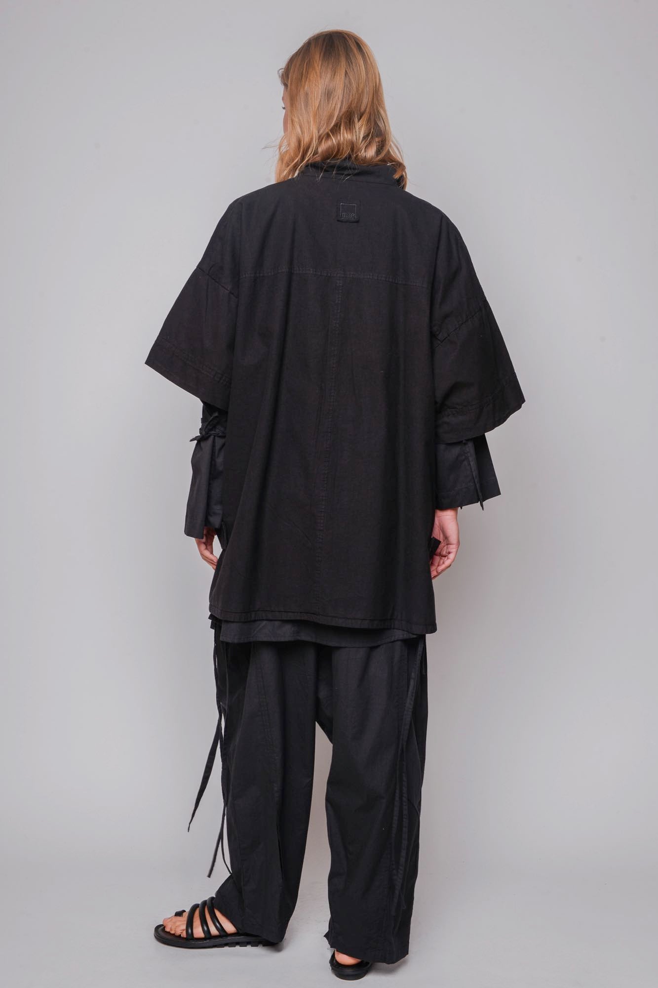 
                  
                    ID.03.04.01 woven 100% CO canvas 100 BLACK
                  
                