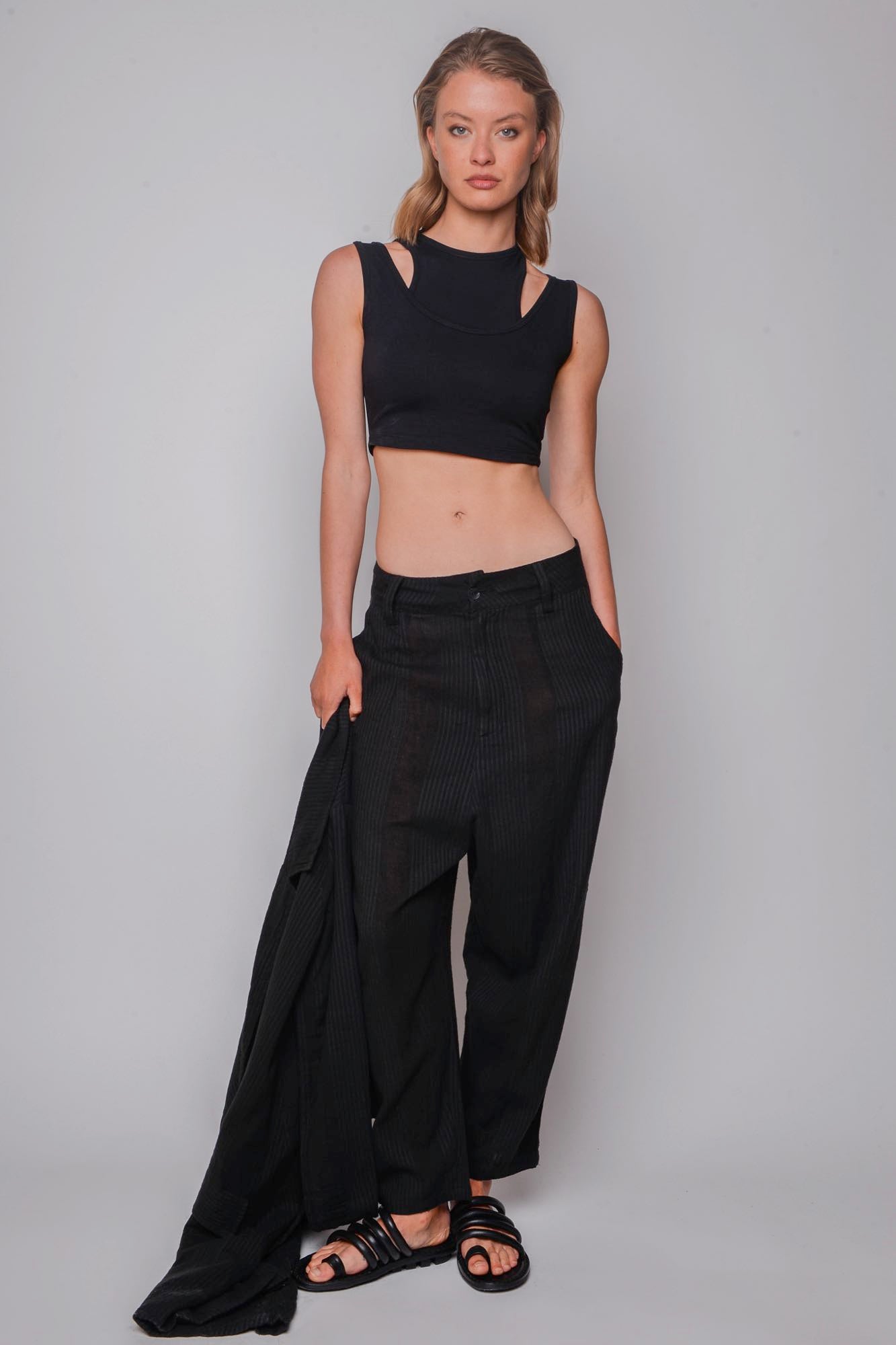 
                  
                    ID.03.01.01 95% CO 5% EA 100 BLACK
                  
                