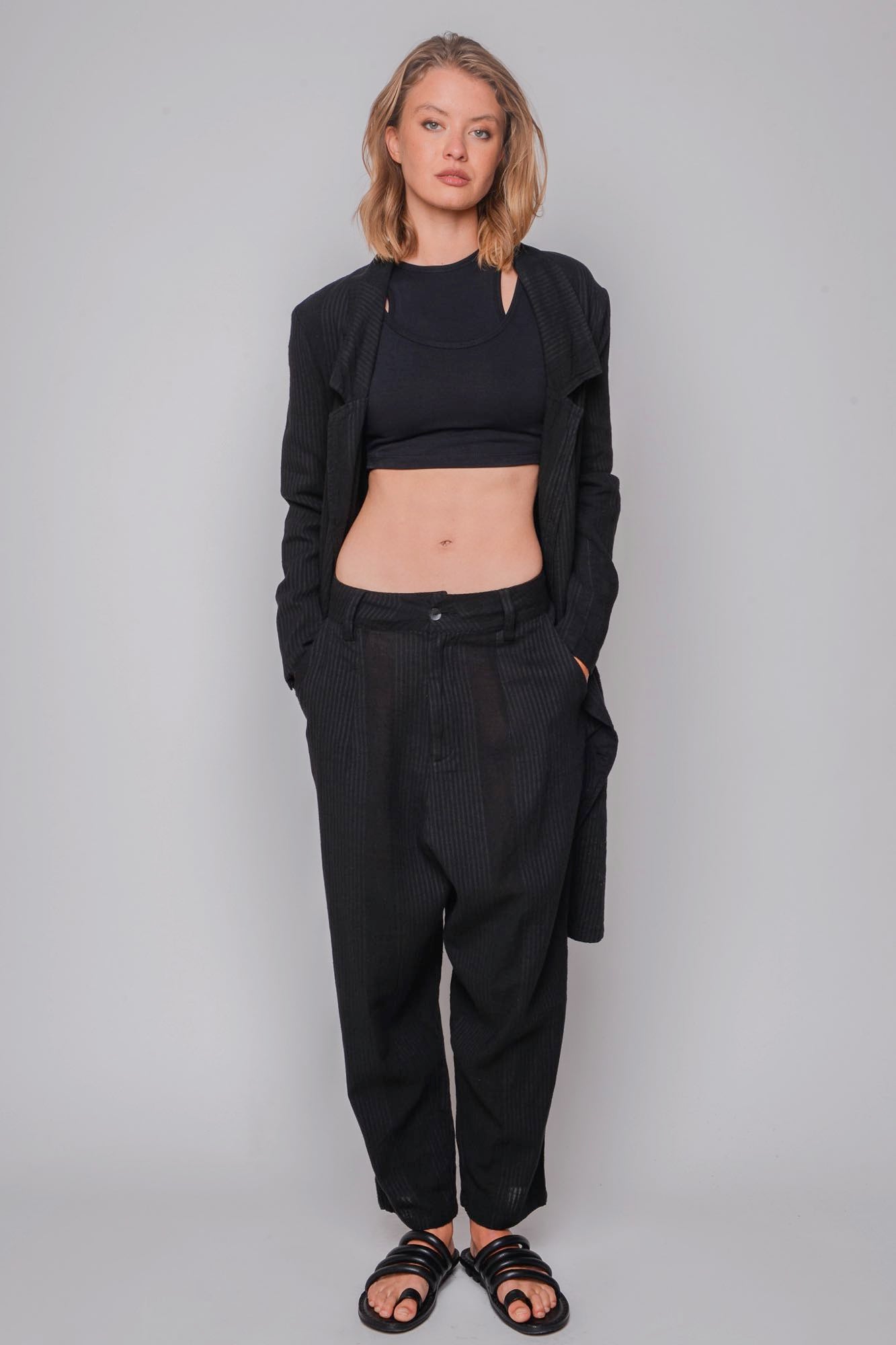 
                  
                    ID.03.01.01 95% CO 5% EA 100 BLACK
                  
                