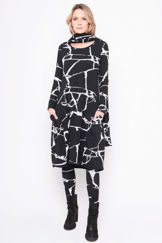 252.02.07 DRESS 95% CO 5% EA 509 PRINT ON BLACK