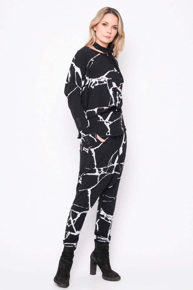 
                  
                    252.02.12 95% CO 5% EA 509 PRINT ON BLACK
                  
                