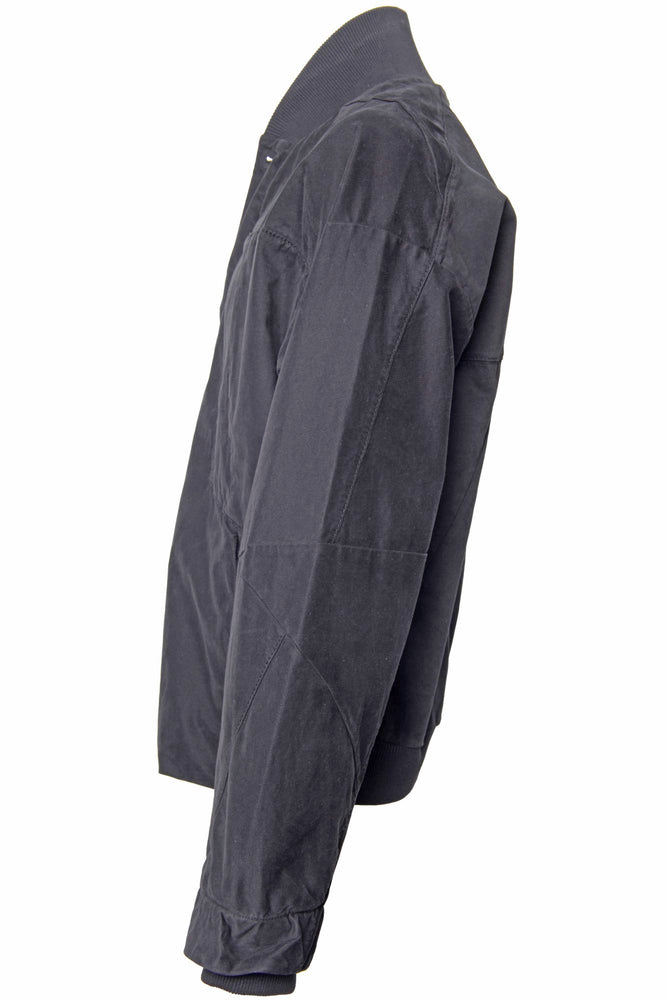 
                  
                    TRANSIT CFUTRBD135 95%CO 5%EA U10 BLACK
                  
                