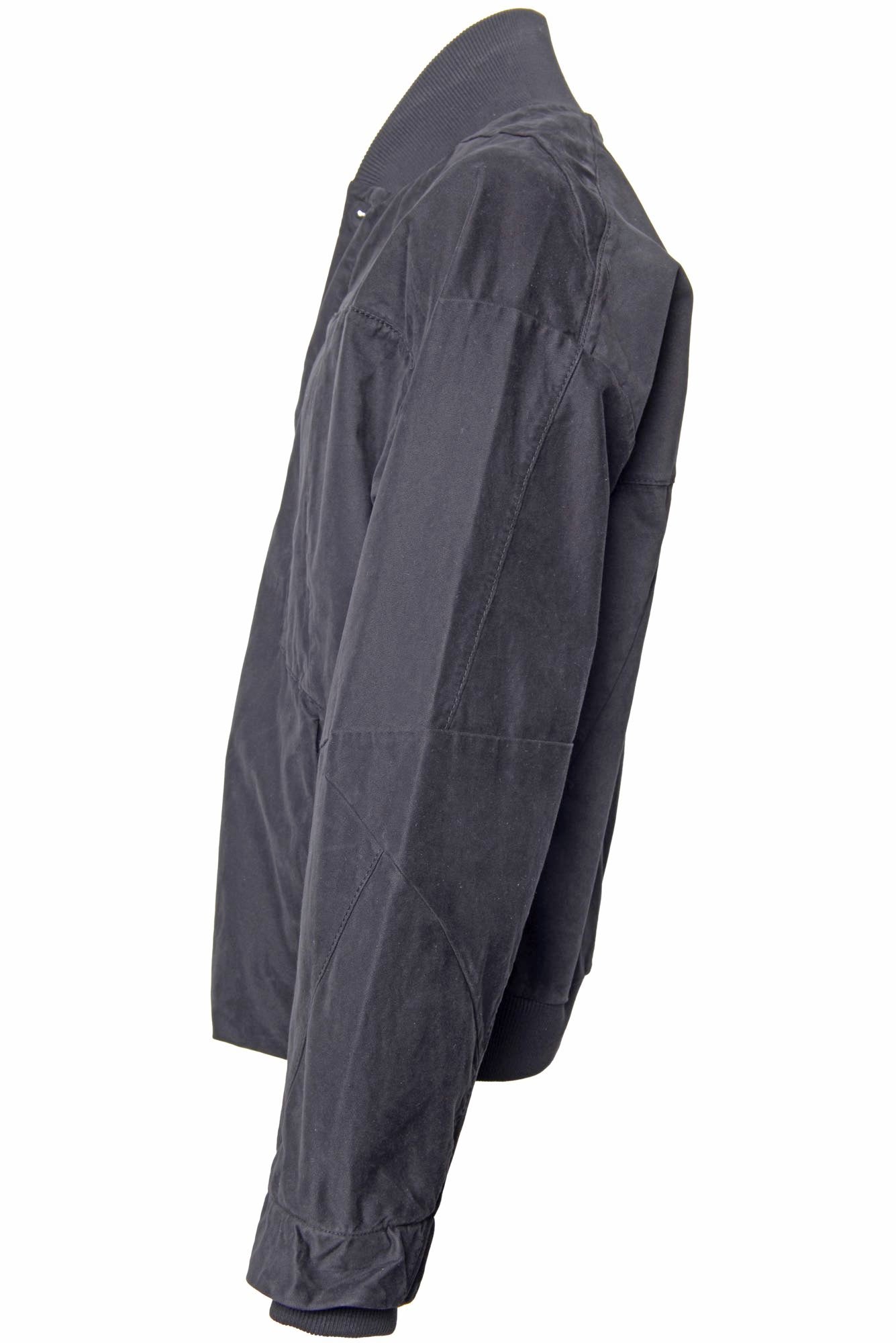 
                  
                    TRANSIT CFUTRBD135 95%CO 5%EA U10 BLACK
                  
                