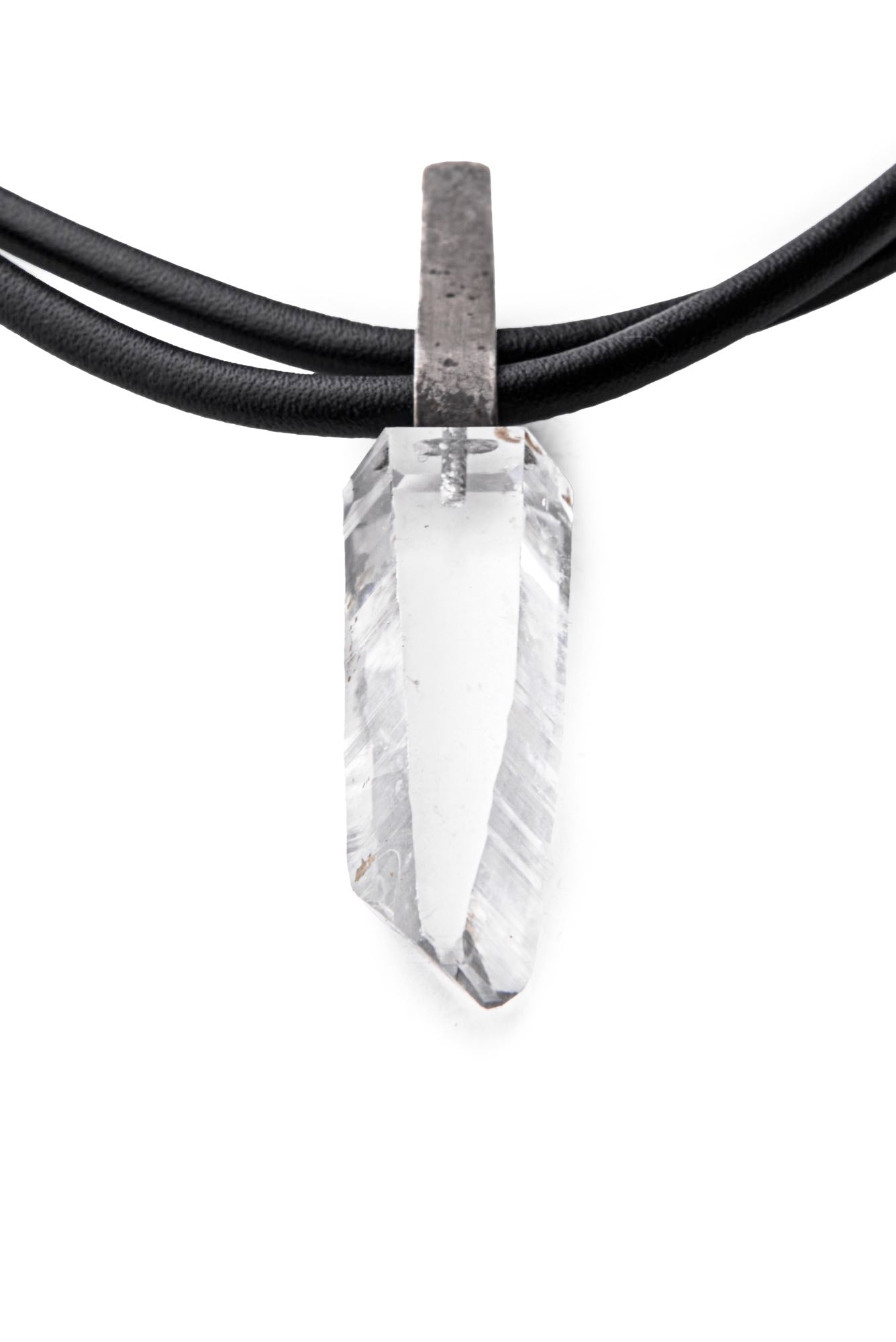 
                  
                    DARKGEM PENDANT 10-8183-1 ROCK-CRYSTAL 1/3 100% SILVER / 100% LEATHER
                  
                