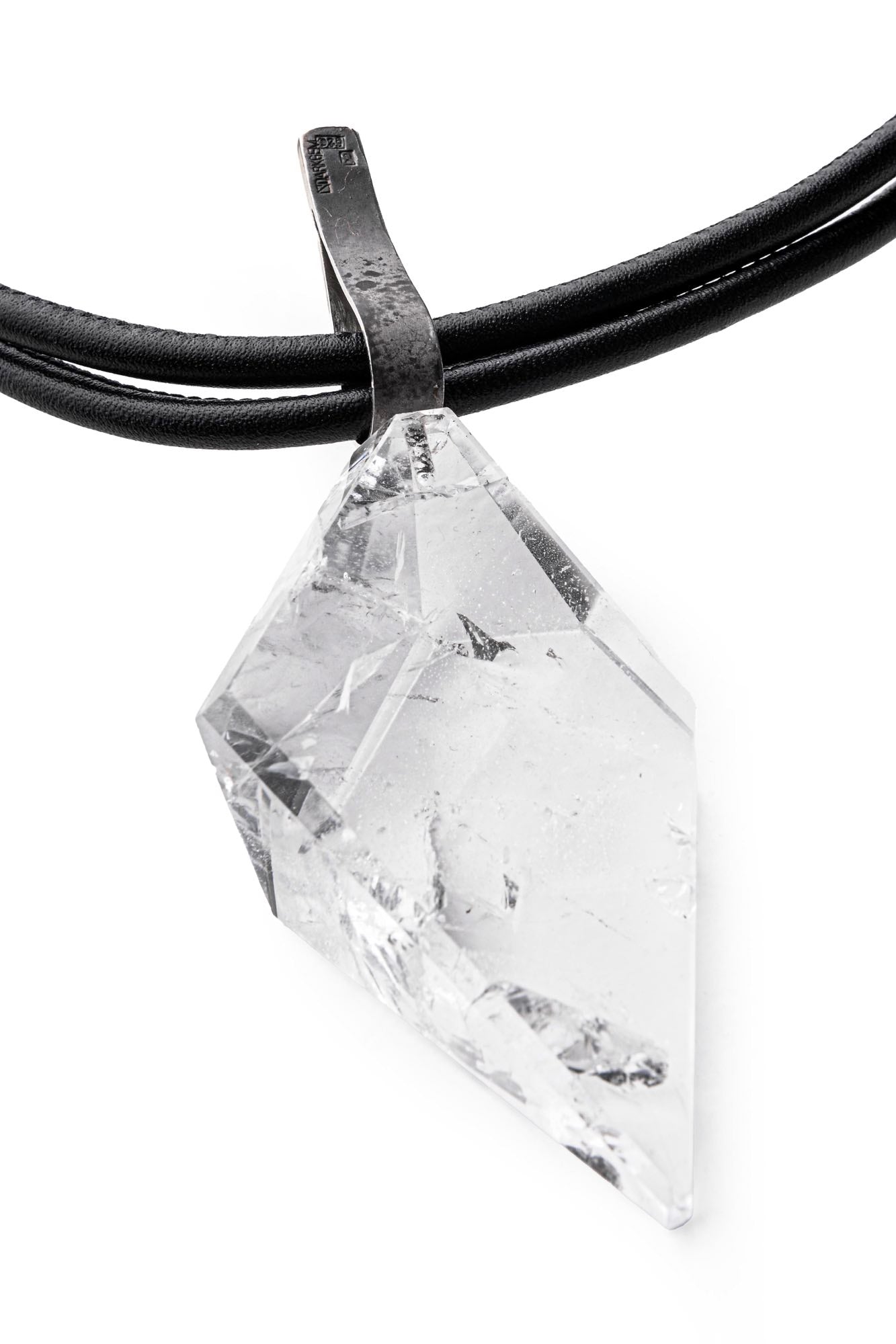 
                  
                    DARKGEM PENDANT 10-8183-1 ROCK-CRYSTAL 3/3 100% SILVER / 100% LEATHER
                  
                