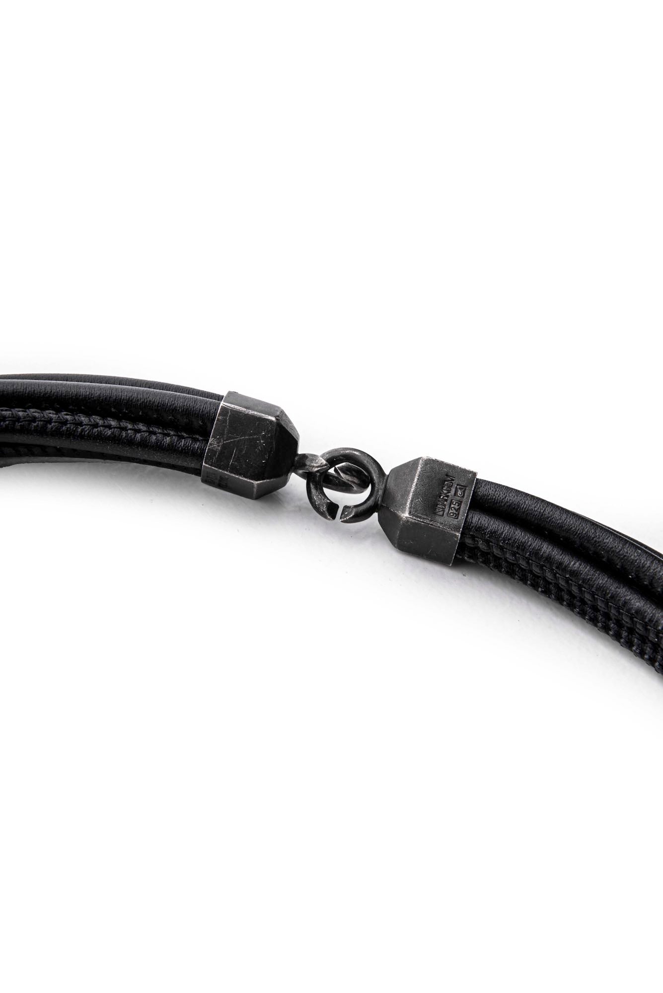 
                  
                    DARKGEM PENDANT 10-8348-1 ROCK-CRYSTAL 100% SILVER / 100%LEATHER
                  
                