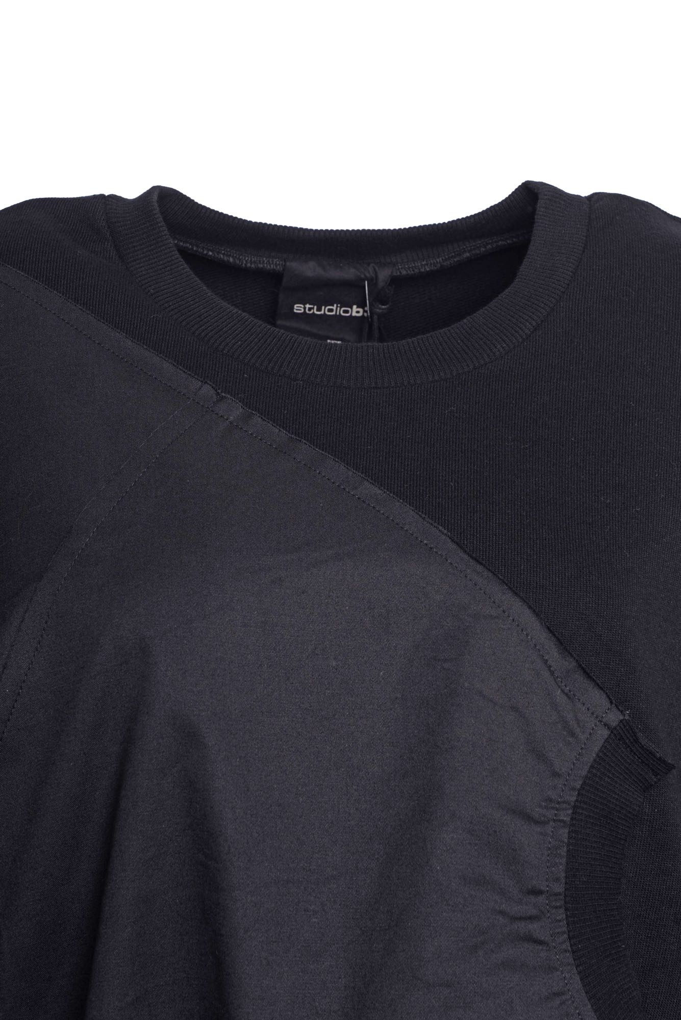 
                  
                    STUDIO B3 JUMPER ORKA
                  
                