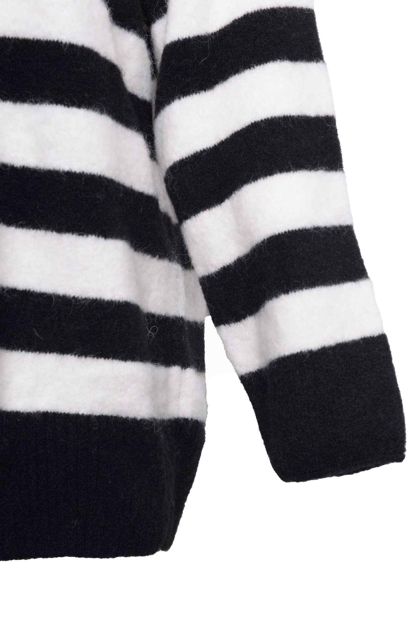 
                  
                    PAL OFFNER 040202-320008 BABY ALPACA WOOL M00047 STRIPED BLACK + CREME
                  
                