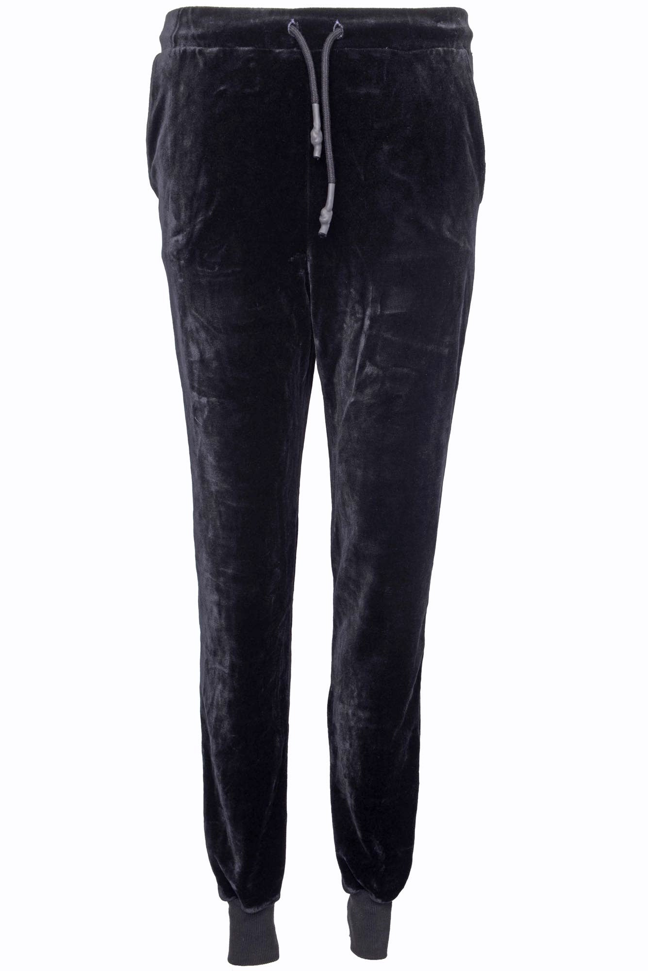 
                  
                    212.23.03 42% co 42% md 16% pl 600 INK BLACK
                  
                