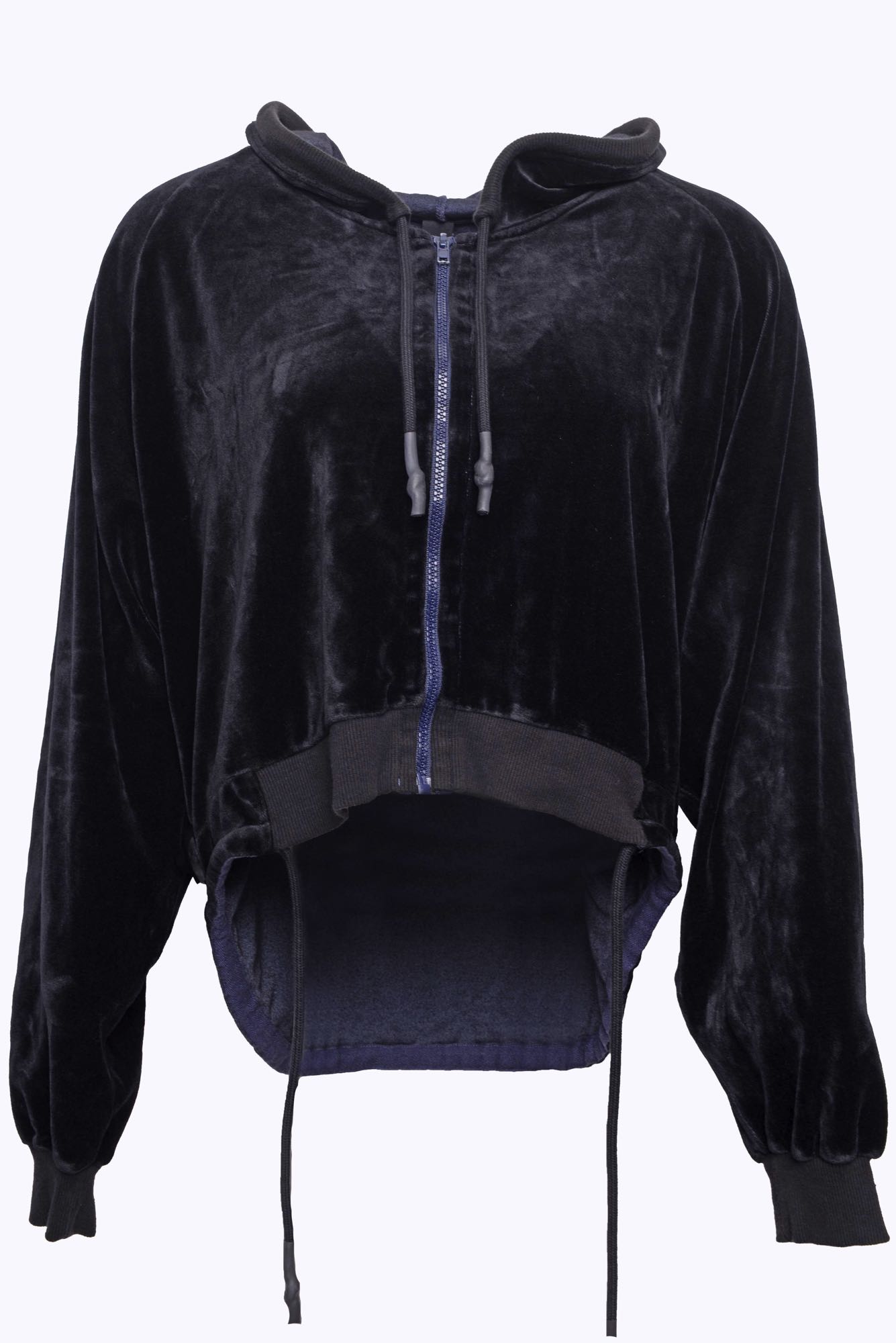 
                  
                    212.23.06 42% co 42% md 16% pl 600 INK BLACK
                  
                