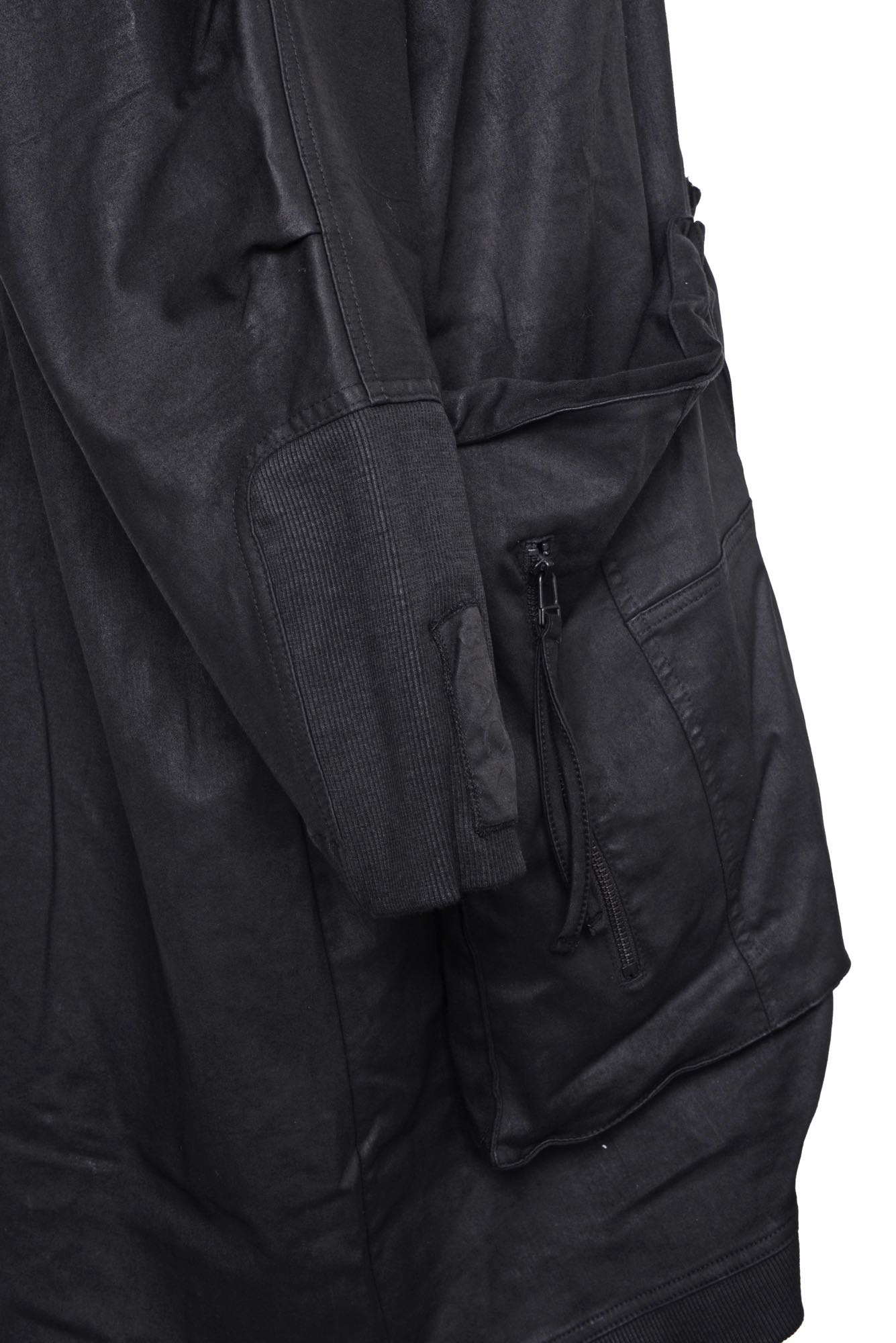 
                  
                    262.04.03 101 COATED BLACK
                  
                
