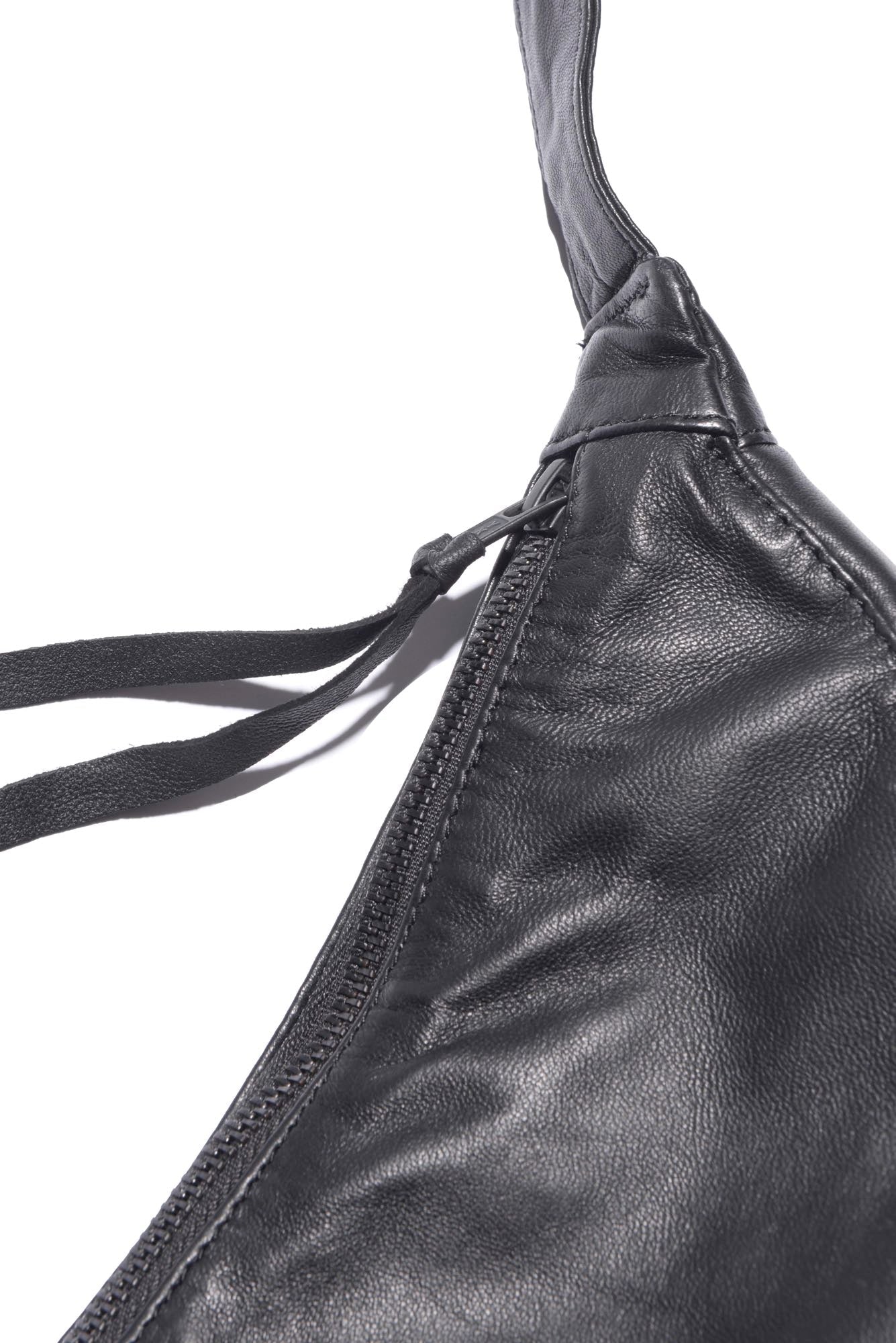 
                  
                    B40.262.40.12 100 BLACK
                  
                