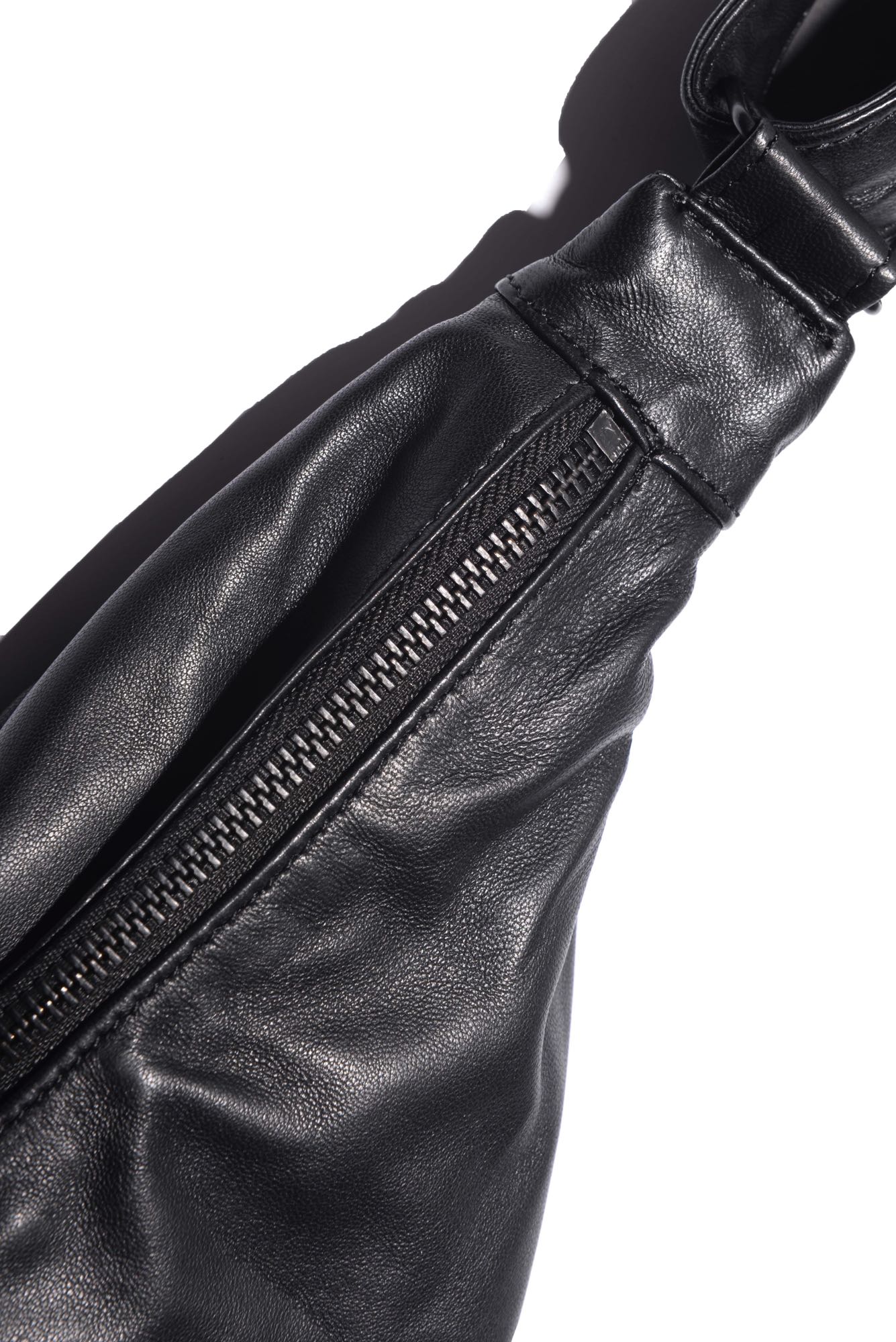 
                  
                    B40.262.40.12 100 BLACK
                  
                