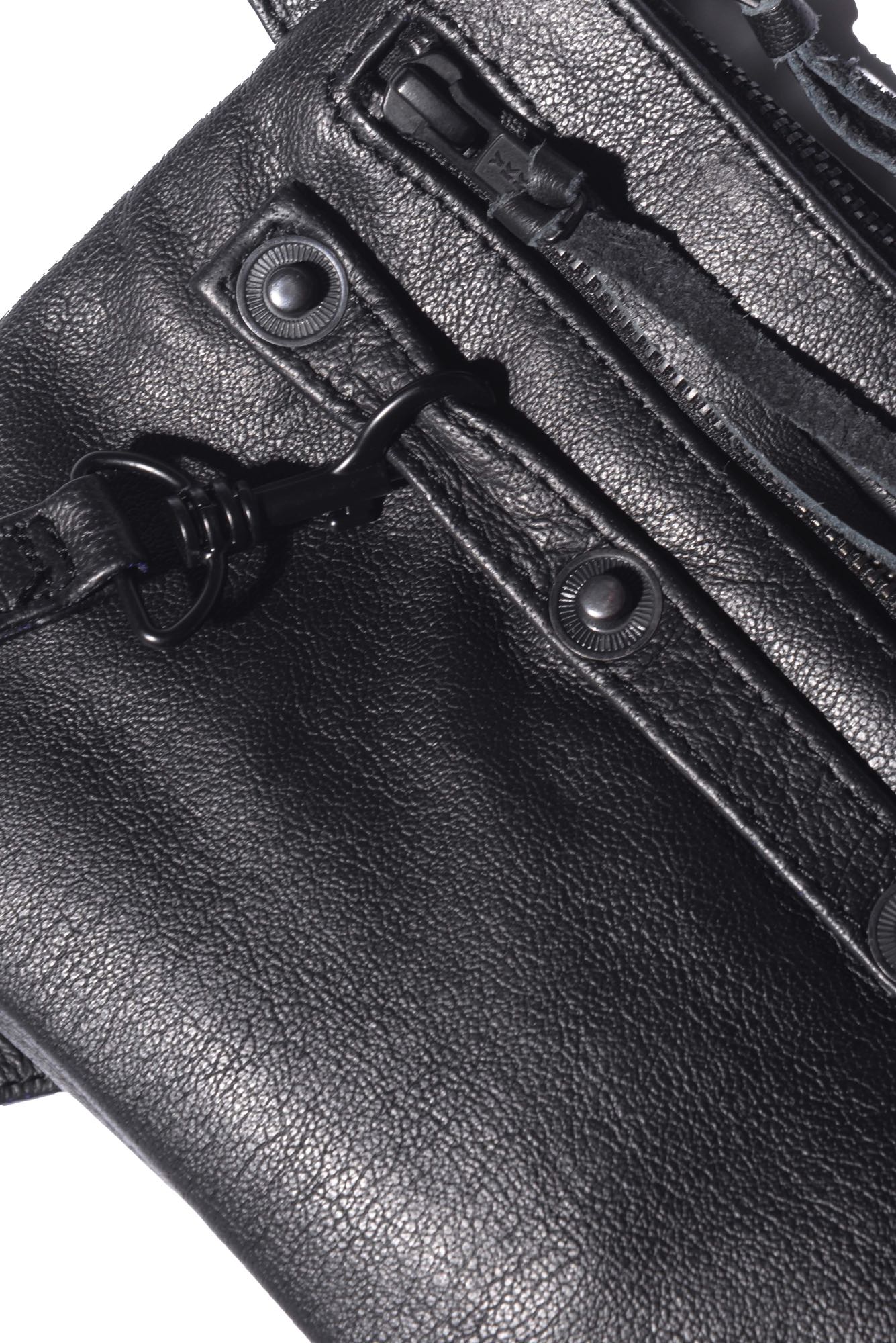 
                  
                    B40.262.40.01 100 BLACK
                  
                
