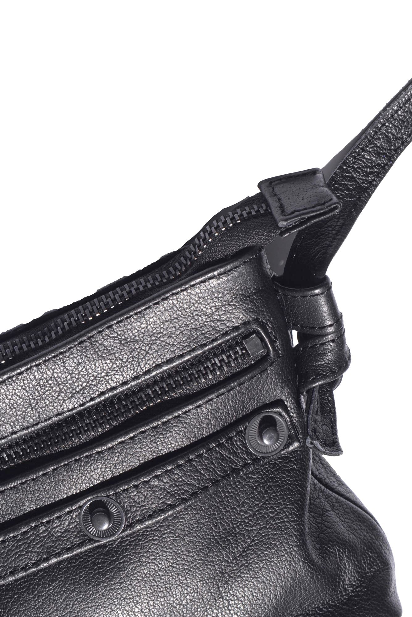 
                  
                    B40.262.40.01 100 BLACK
                  
                