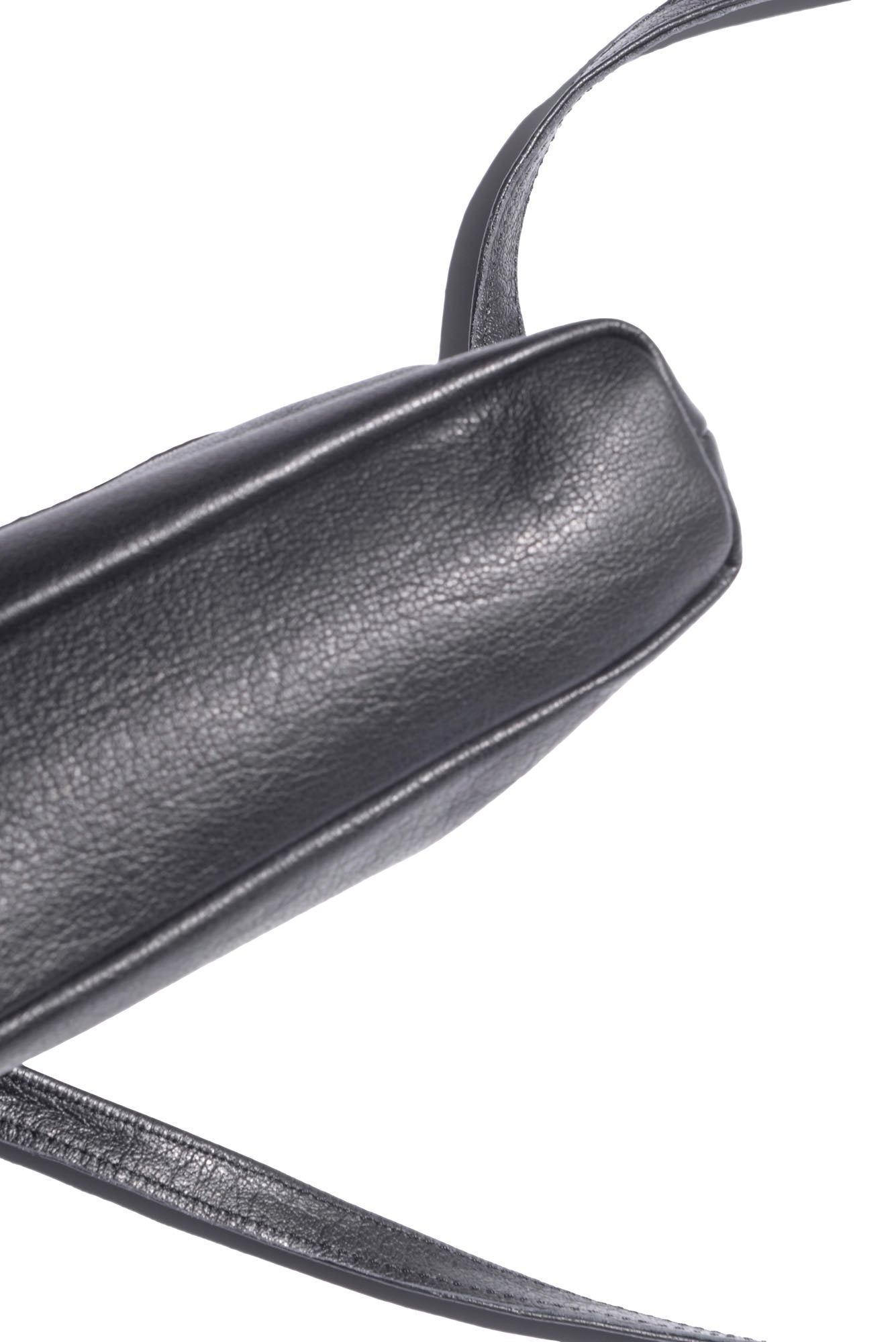 
                  
                    B40.262.40.01 100 BLACK
                  
                