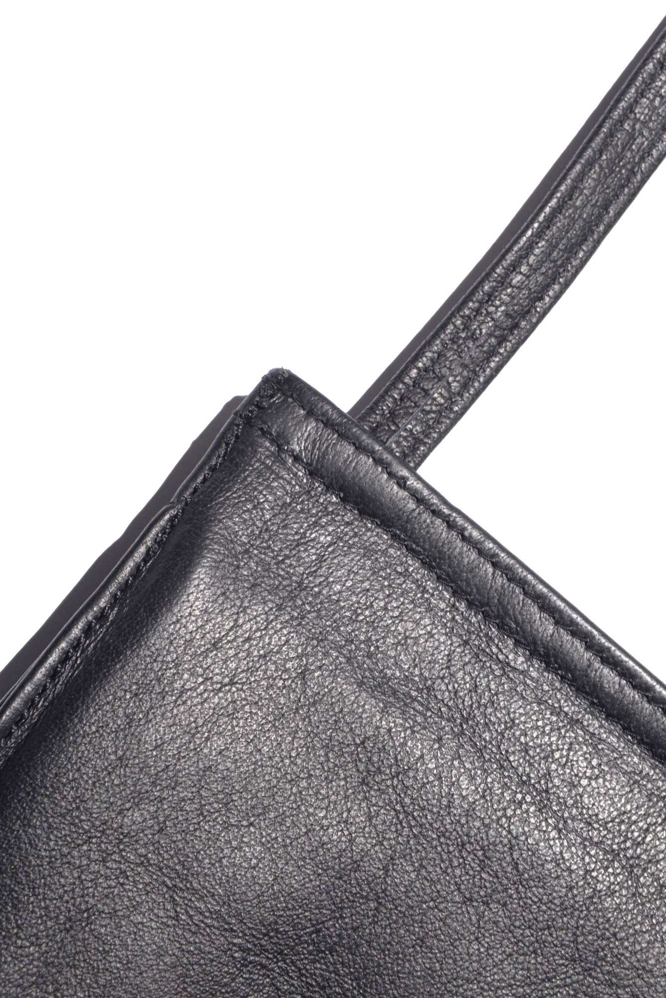 
                  
                    B40.262.40.11 100 BLACK
                  
                
