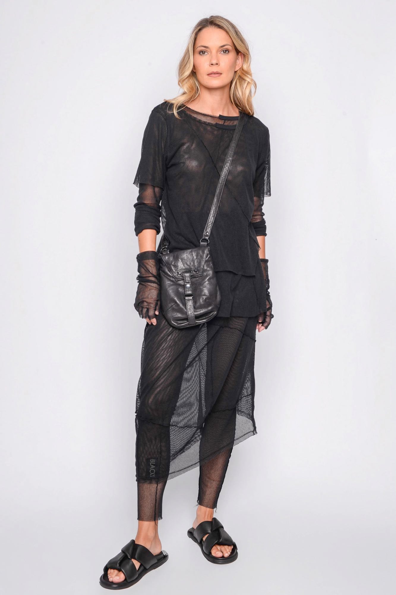 
                  
                    261.03.06 100% CO GAZE 100 BLACK
                  
                