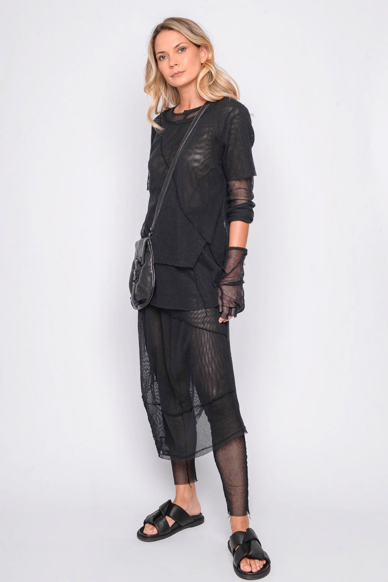 
                  
                    261.03.06 100% CO GAZE 100 BLACK
                  
                