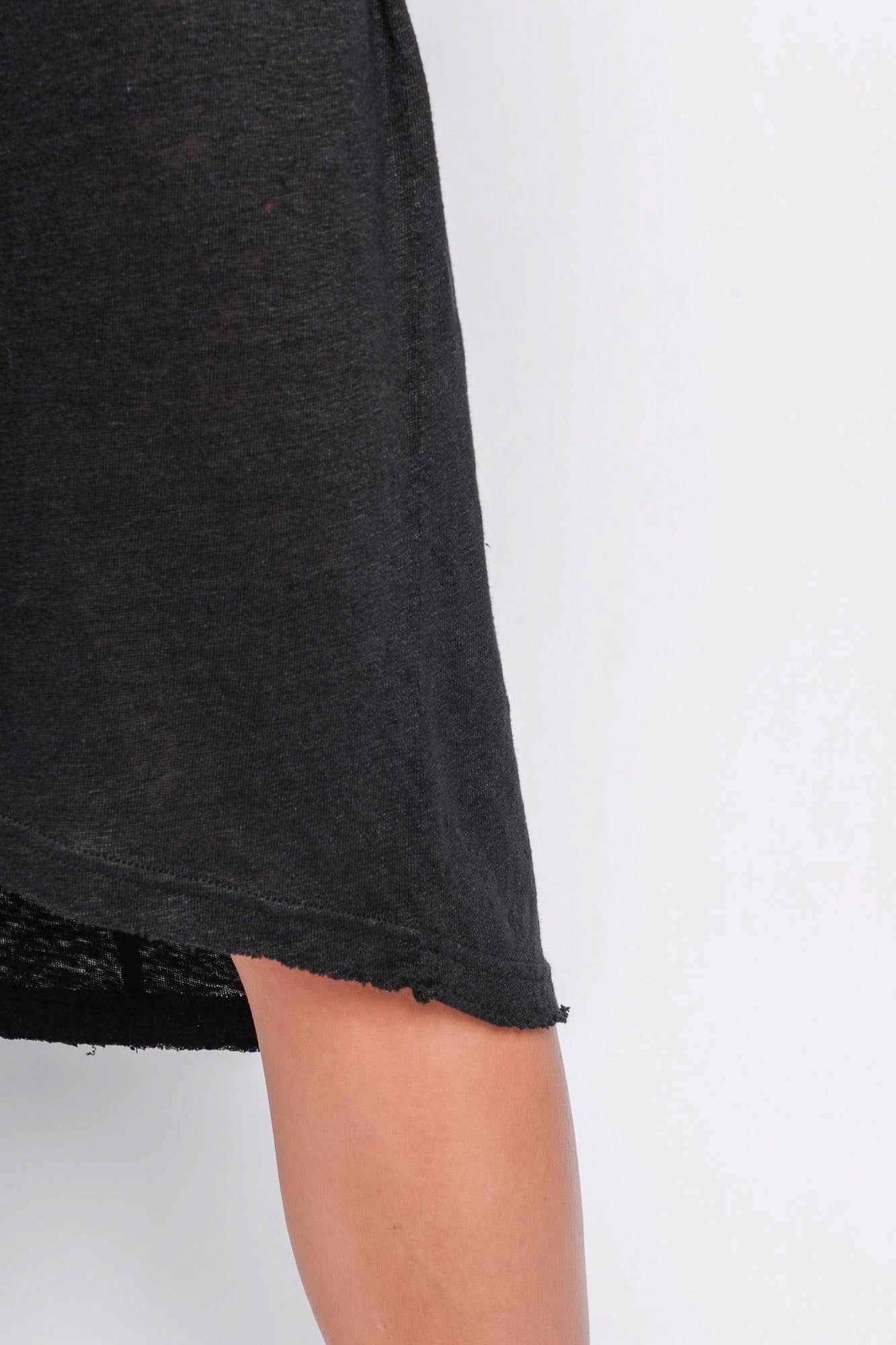 
                  
                    261.06.04 100% LINEN JERSEY 100 BLACK
                  
                